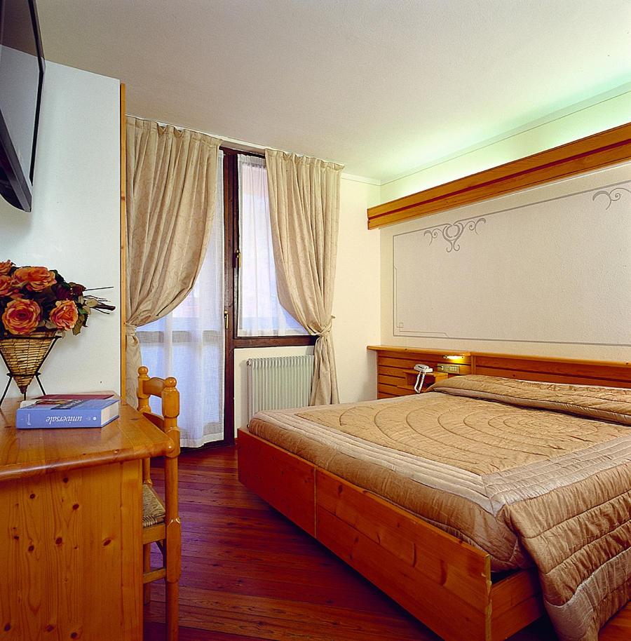 Family Room with Terrace photo 1