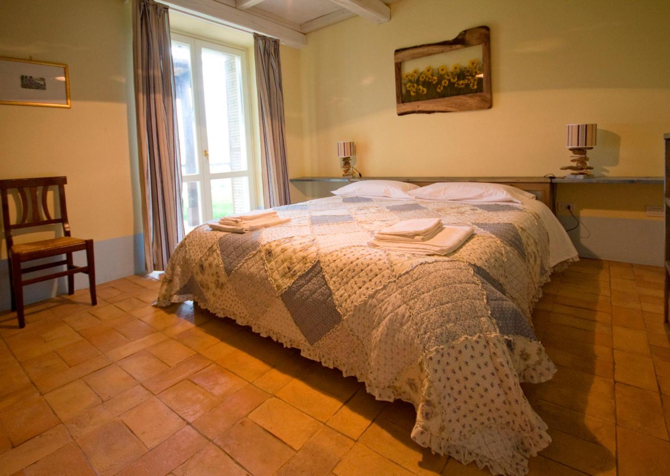 One-Bedroom Apartment with Garden photo 1