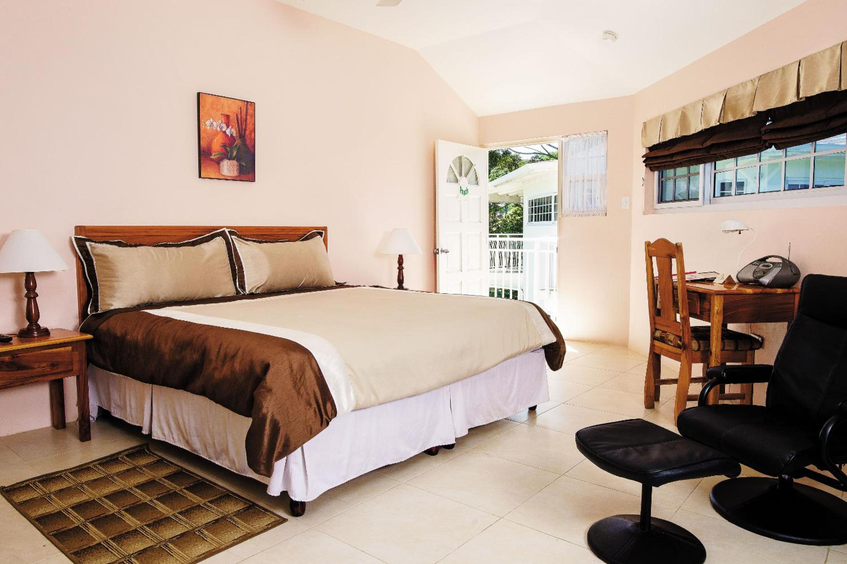 Standard Room with Garden View