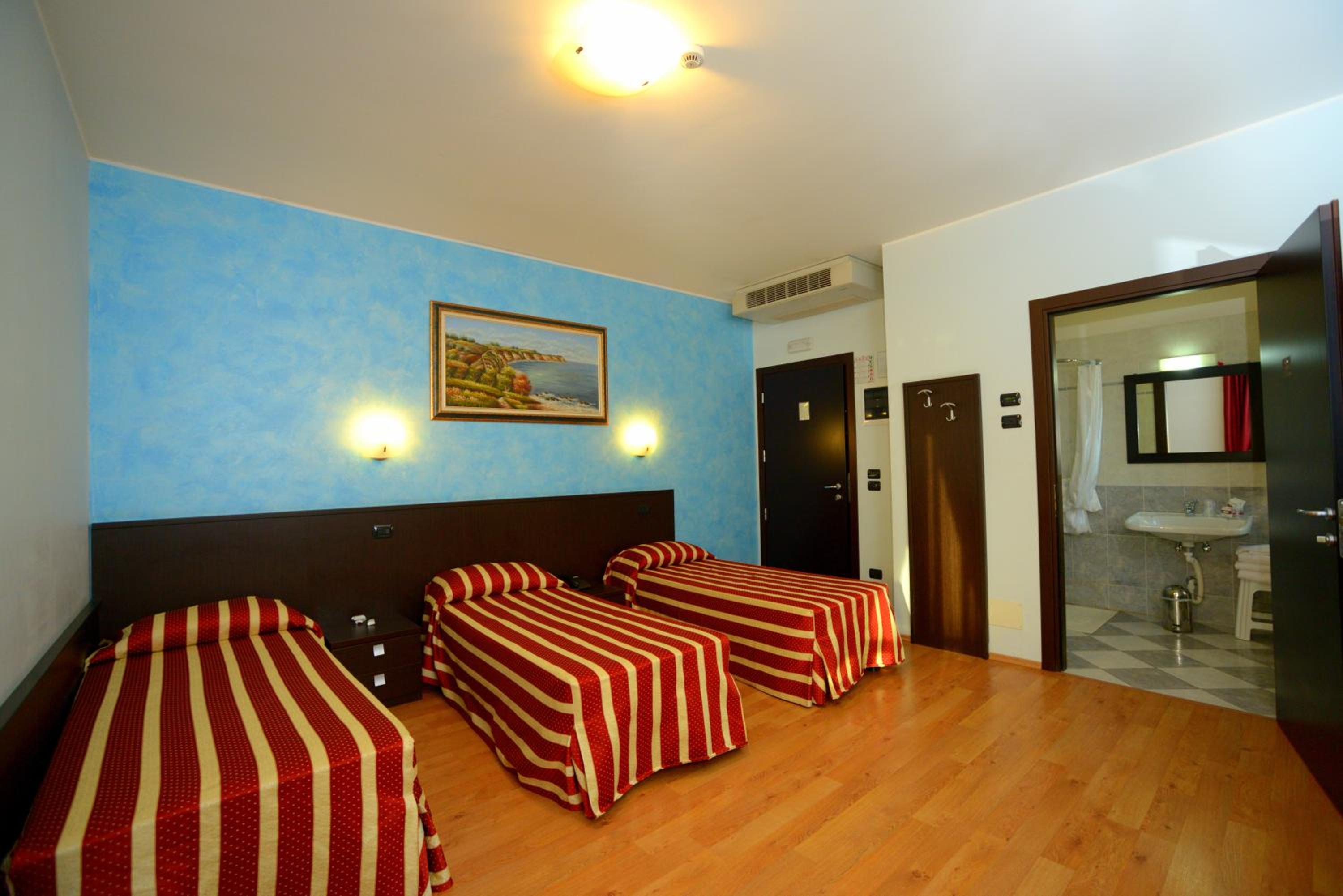Triple Room photo 3