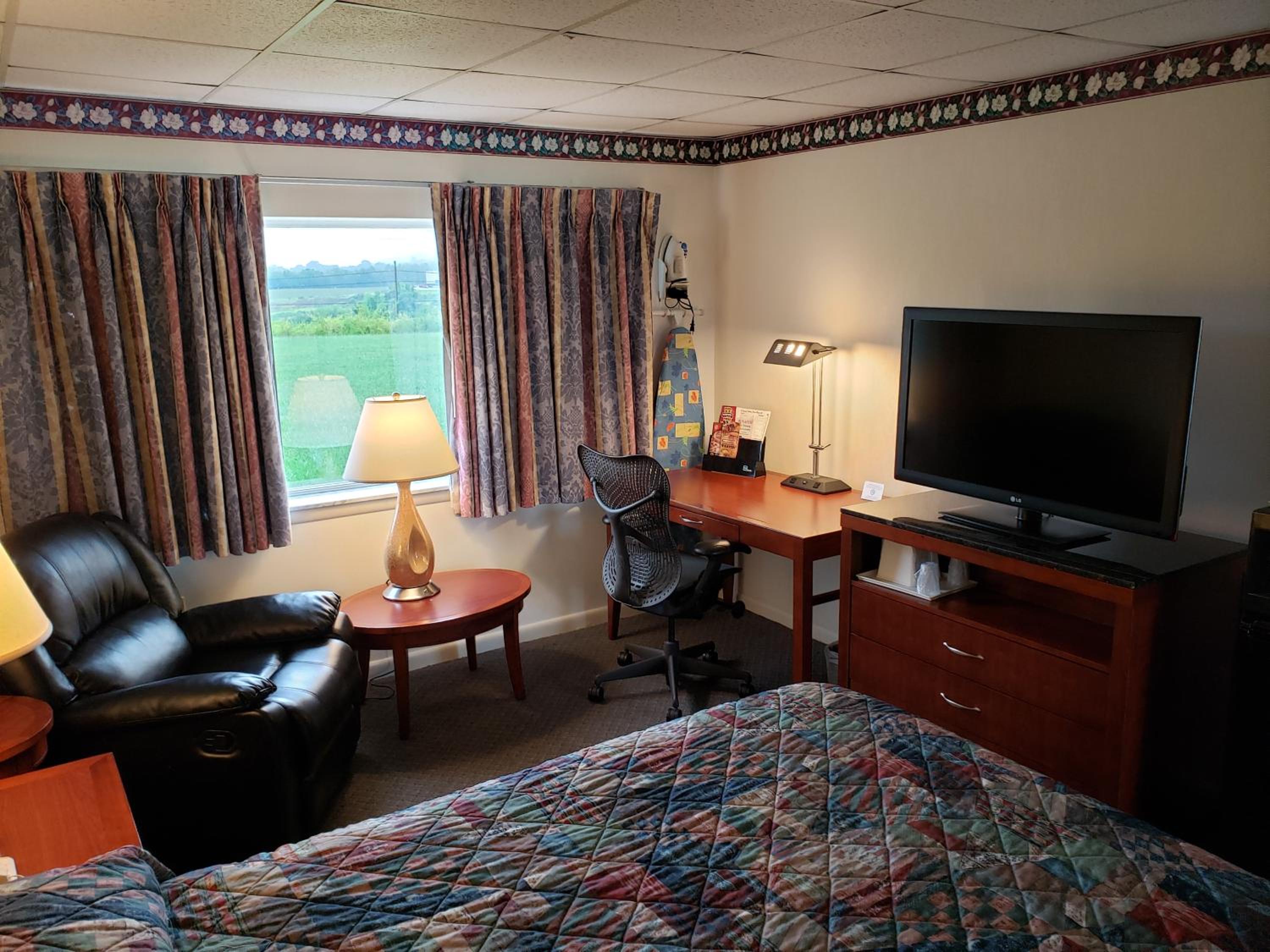 King Room - Non-Smoking photo 1