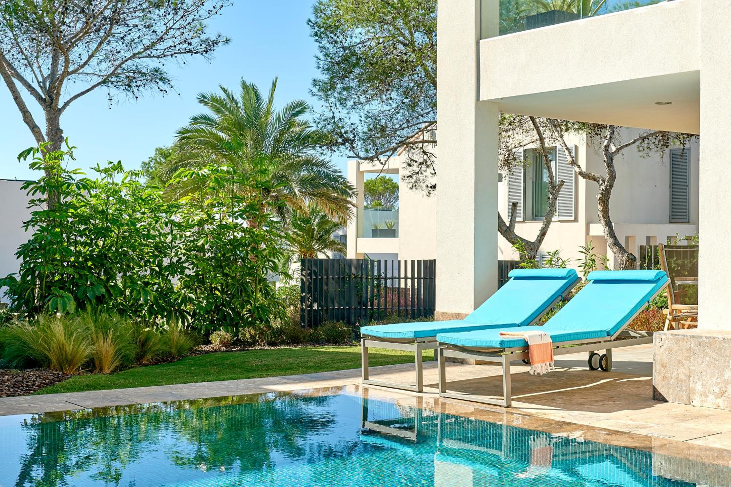 Garden Pool Suite photo 2