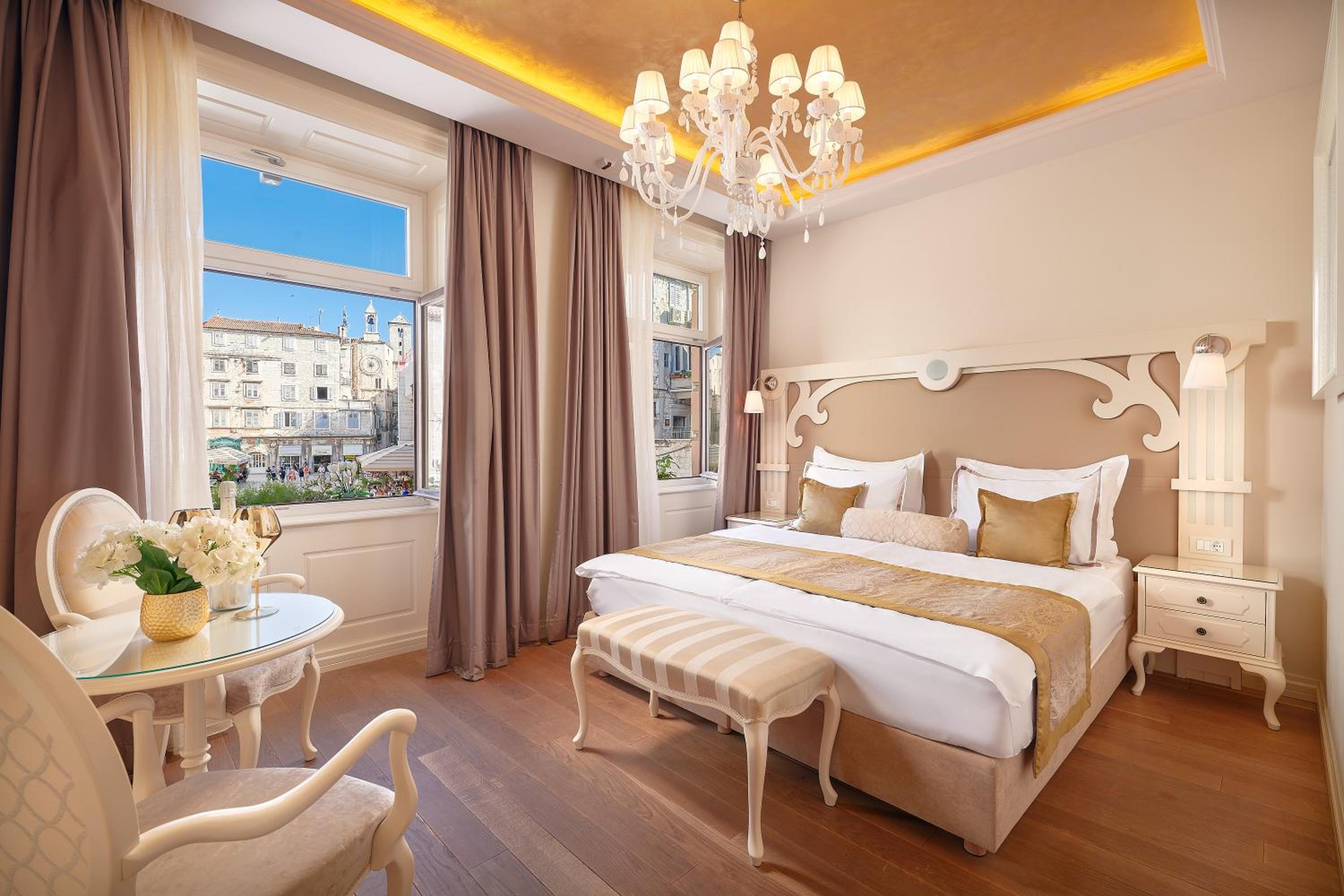 Deluxe Double or Twin Room with City View photo 1