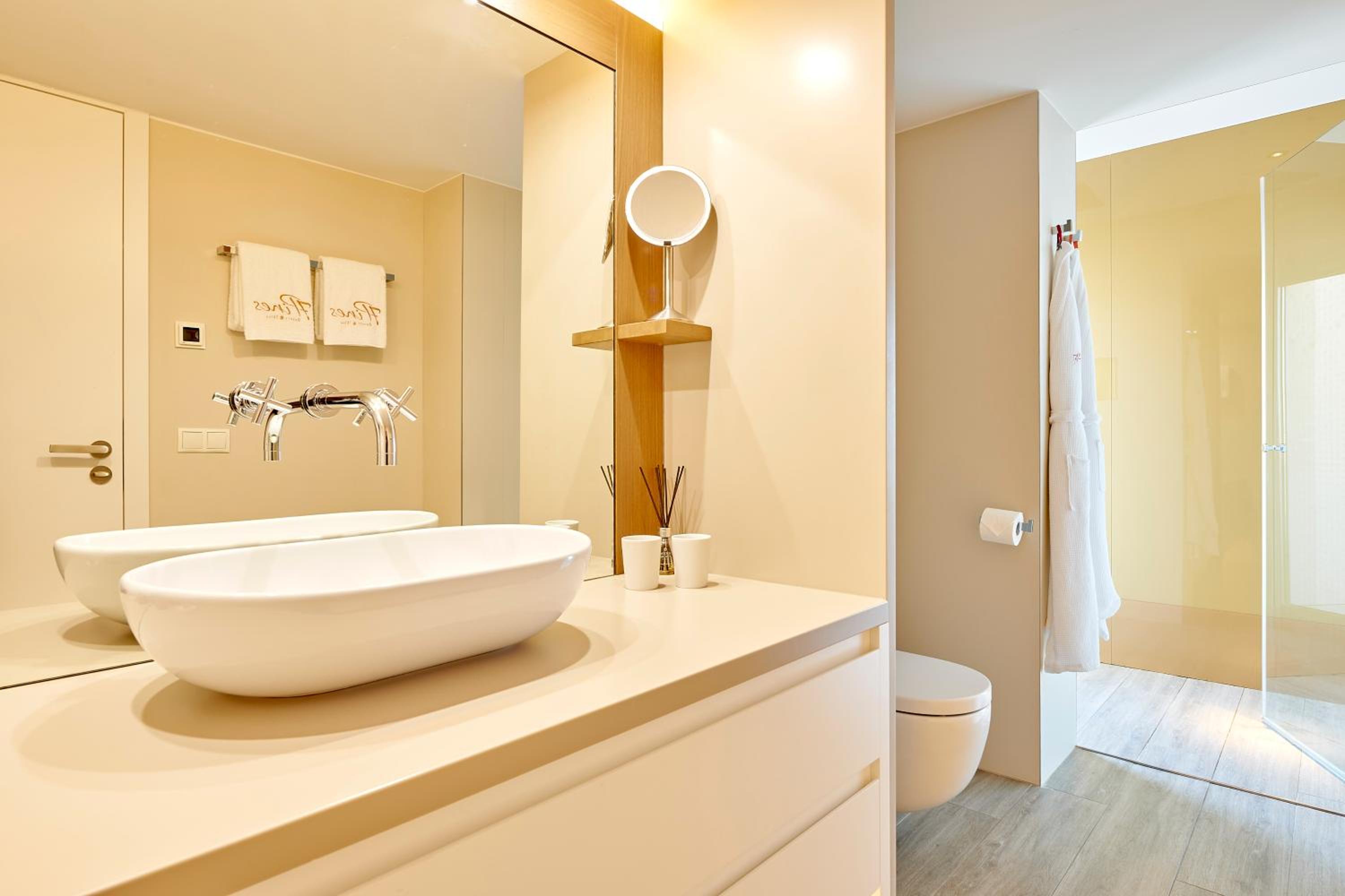 Deluxe Duplex Suite with Sea View photo 3