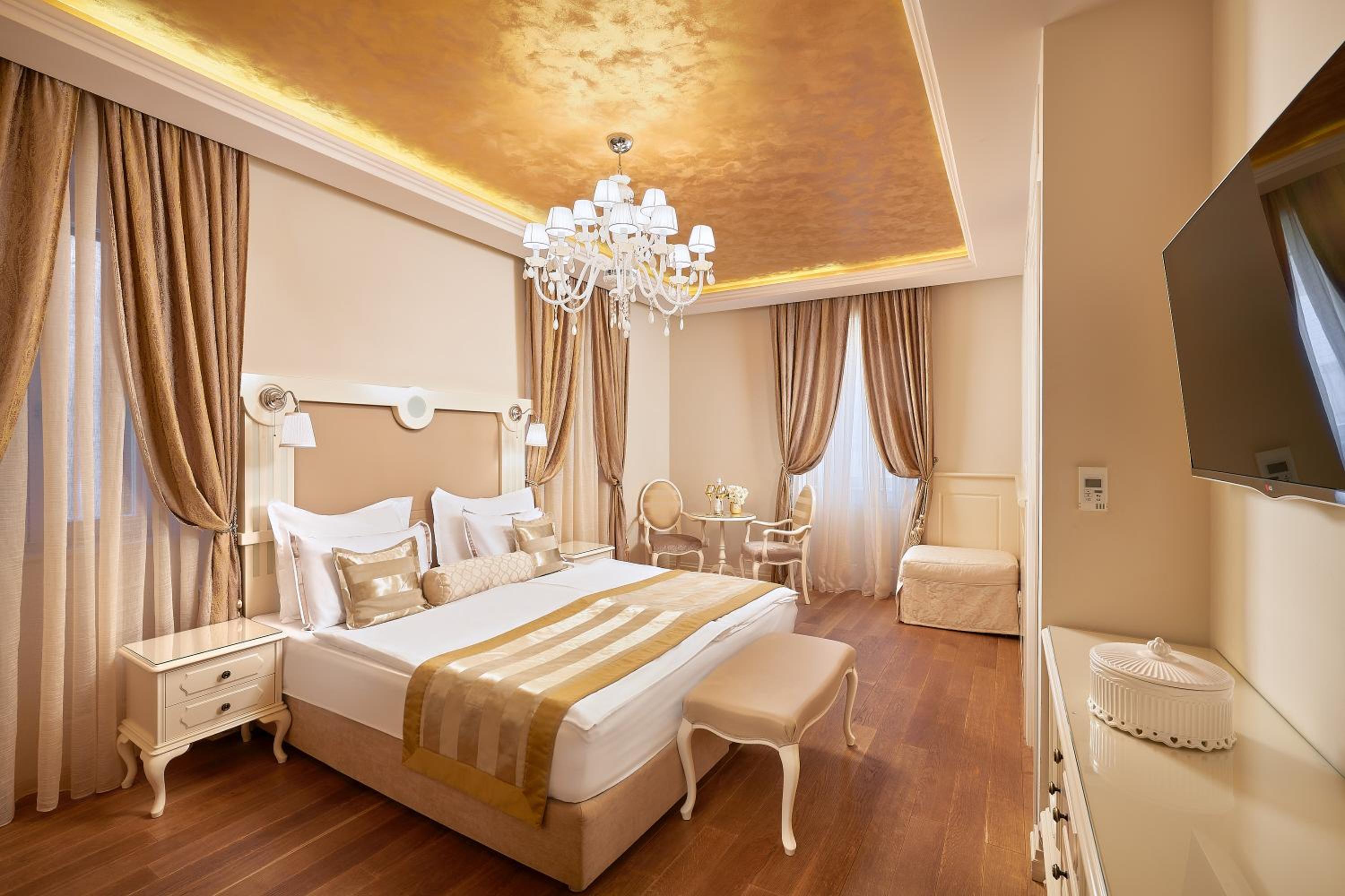 Deluxe Double or Twin Room photo 1