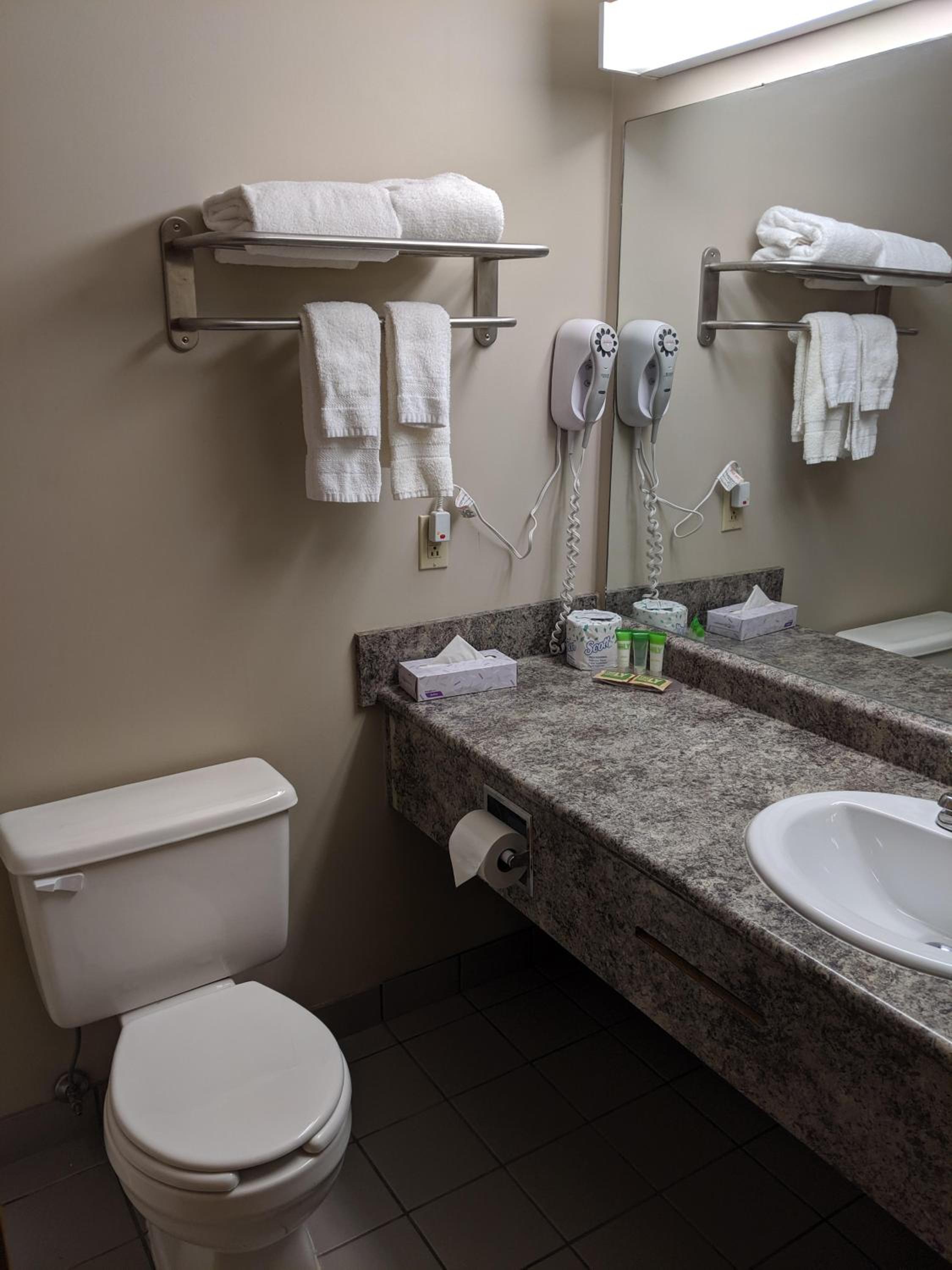 Queen Suite photo 2