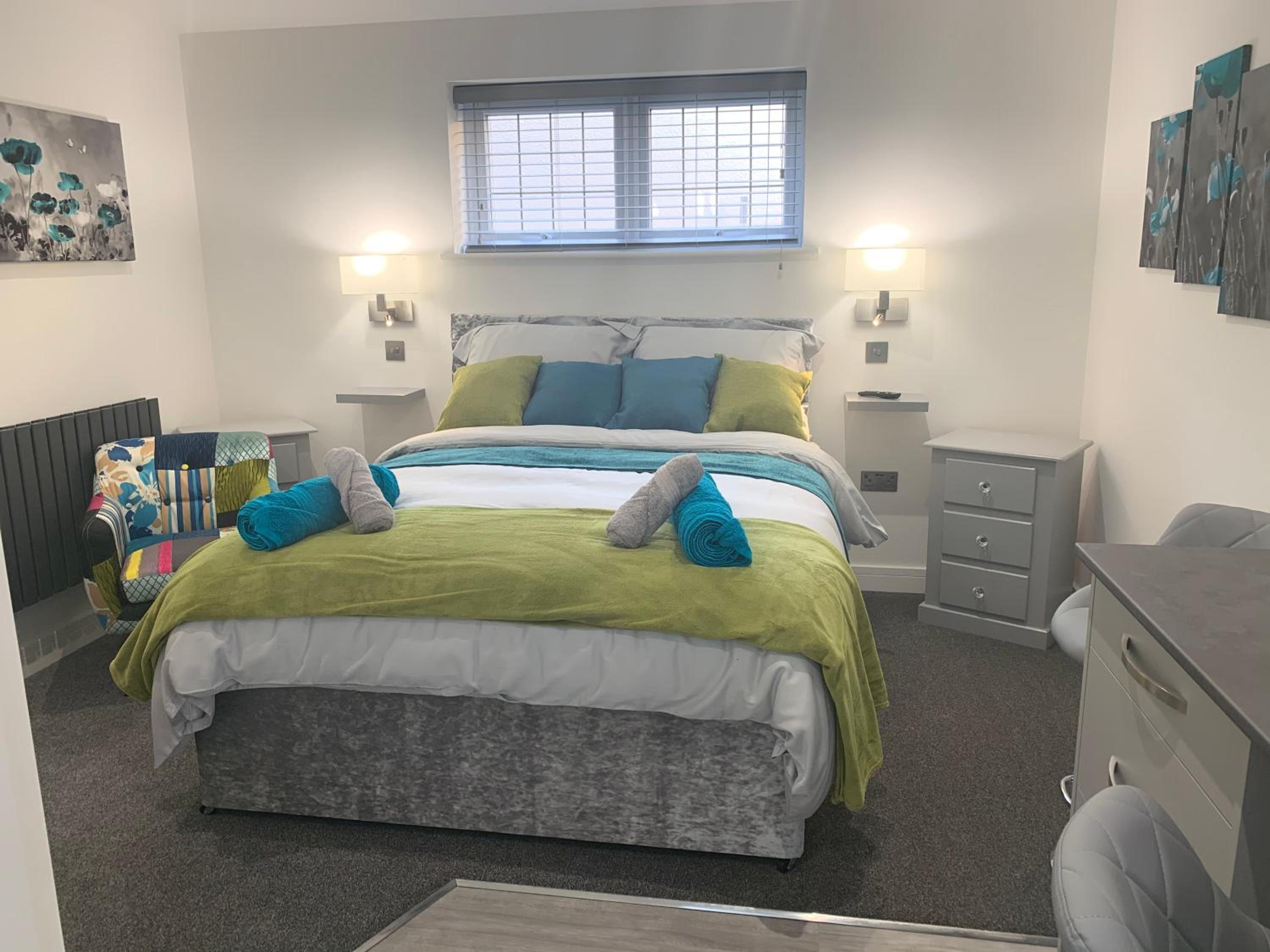 Deluxe Double Room with Shower