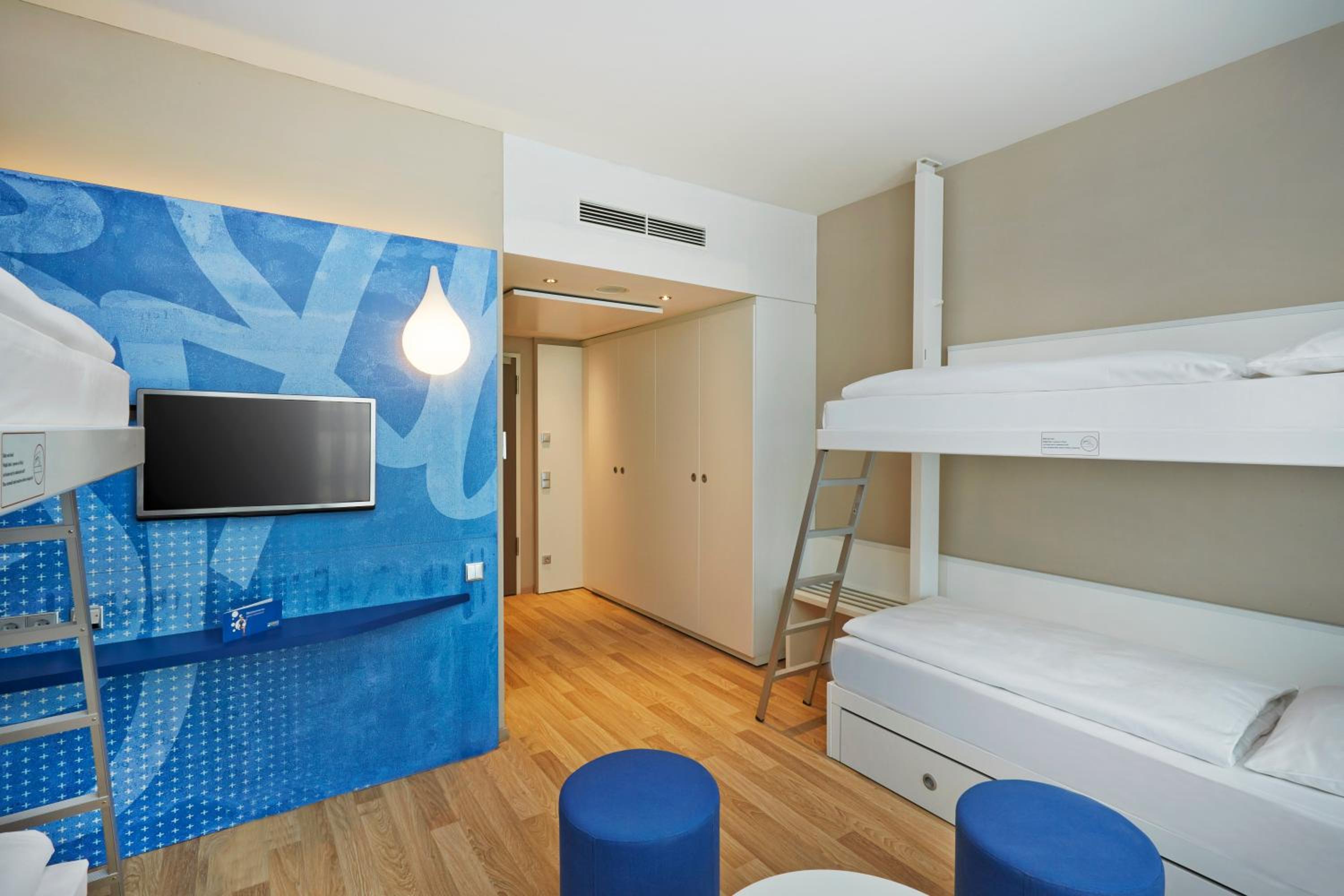 Comfort Quadruple Room - Photo 9