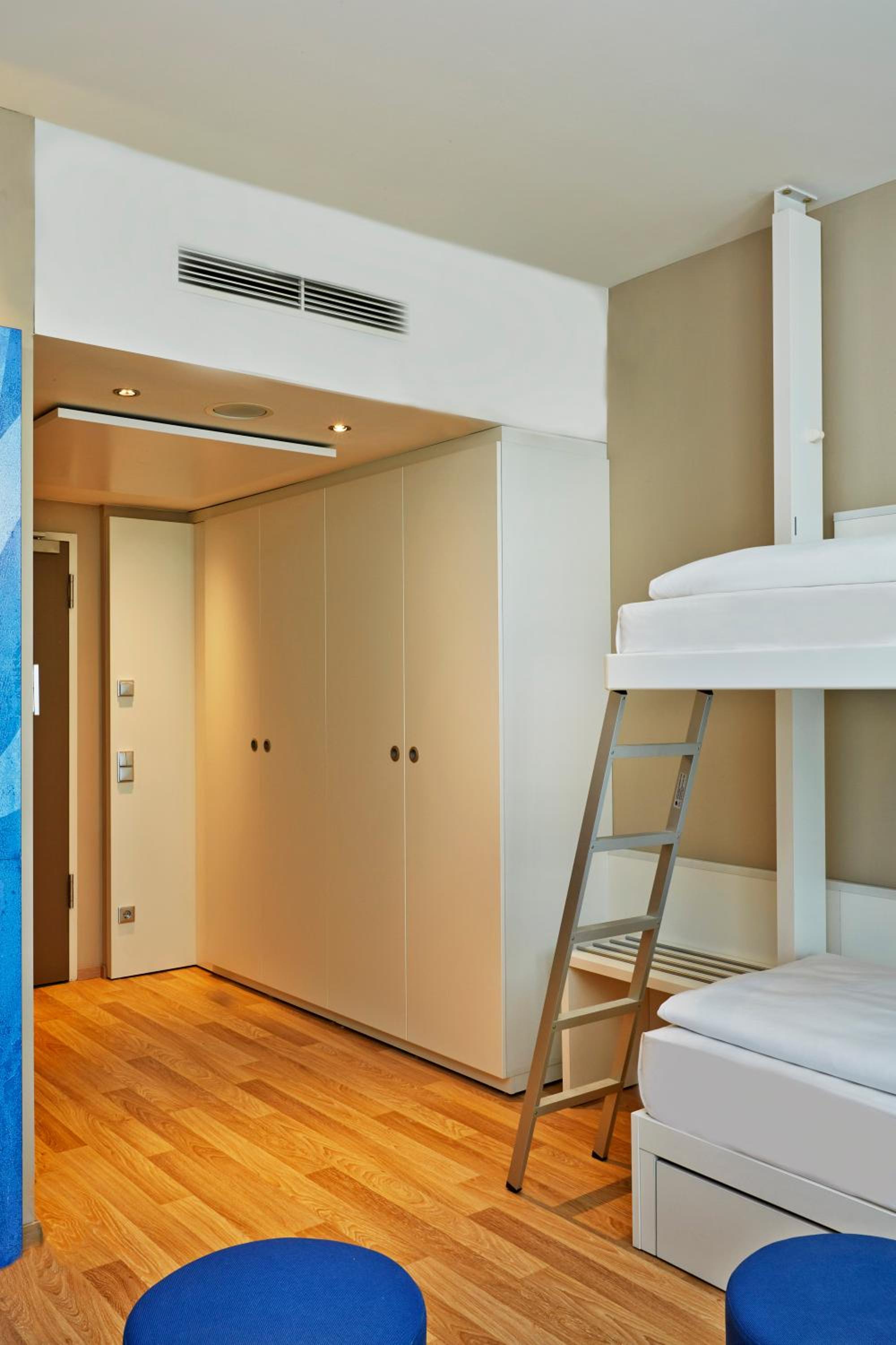 Comfort Quadruple Room - Photo 8