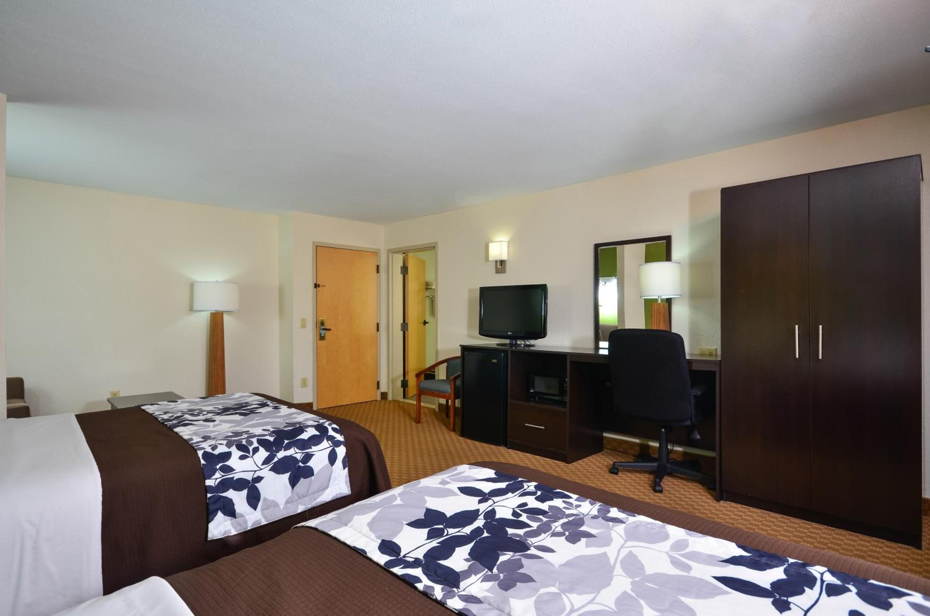 Double Room with Two Double Beds - Non-Smoking - Photo 2