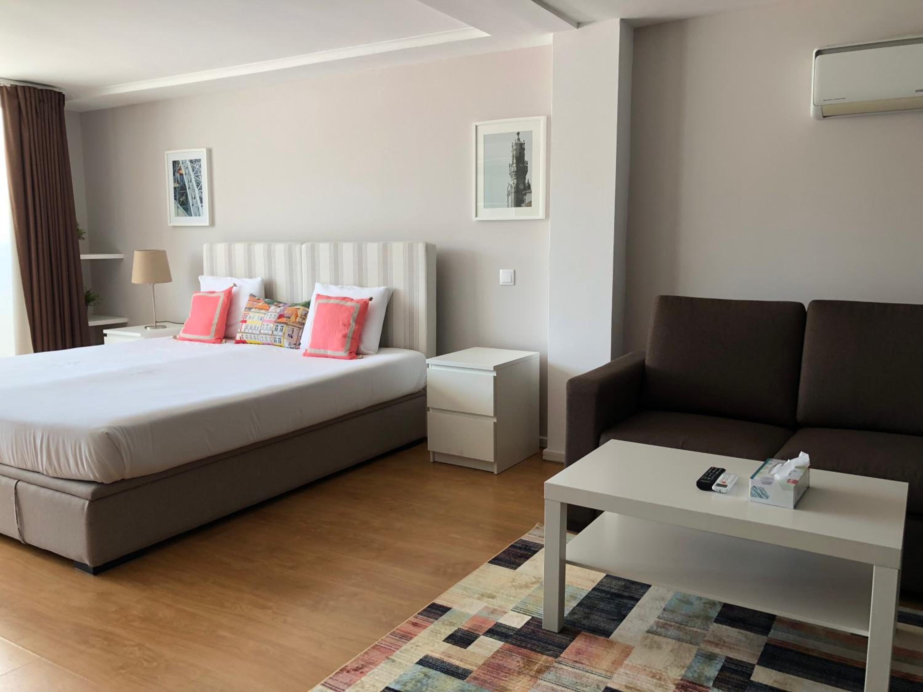 Studio Apartment - Photo 9