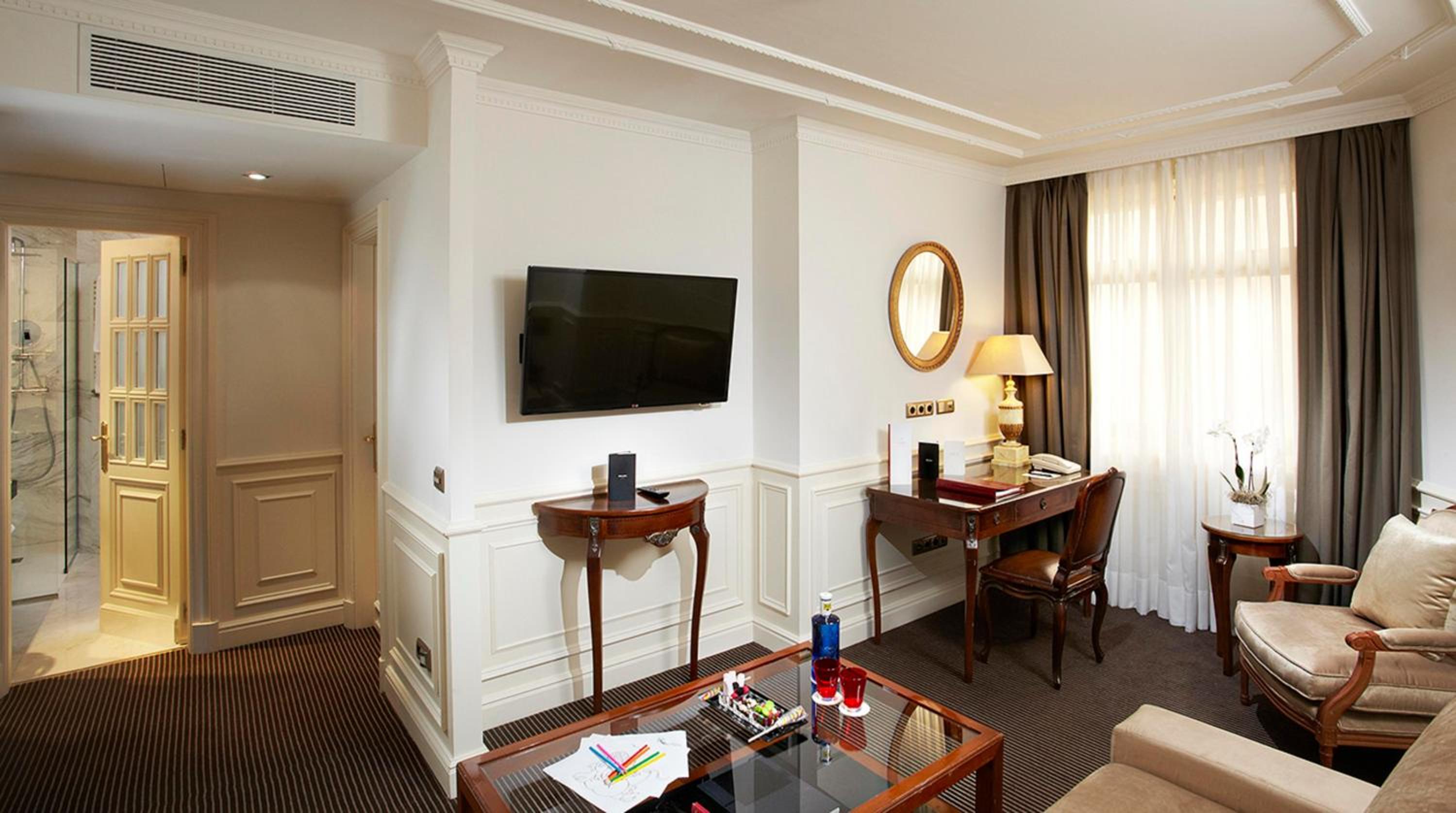 Supreme Family Room
