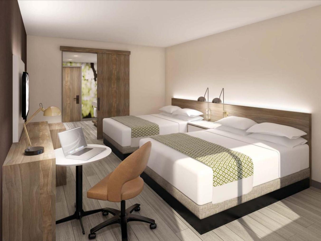 Queen Room with Two Queen Beds - Non-Smoking - Photo 3