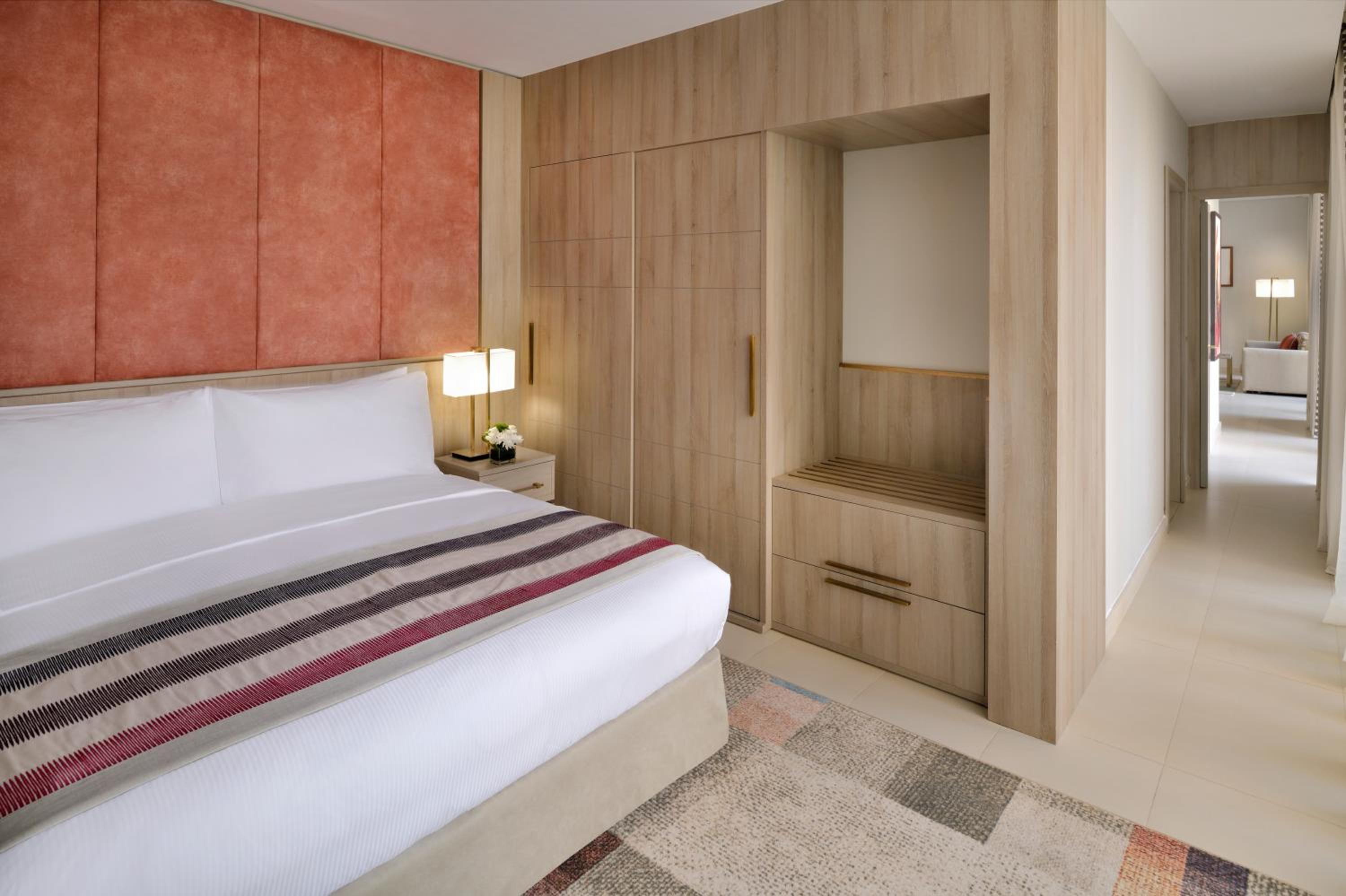 Deluxe King Suite with City Side View