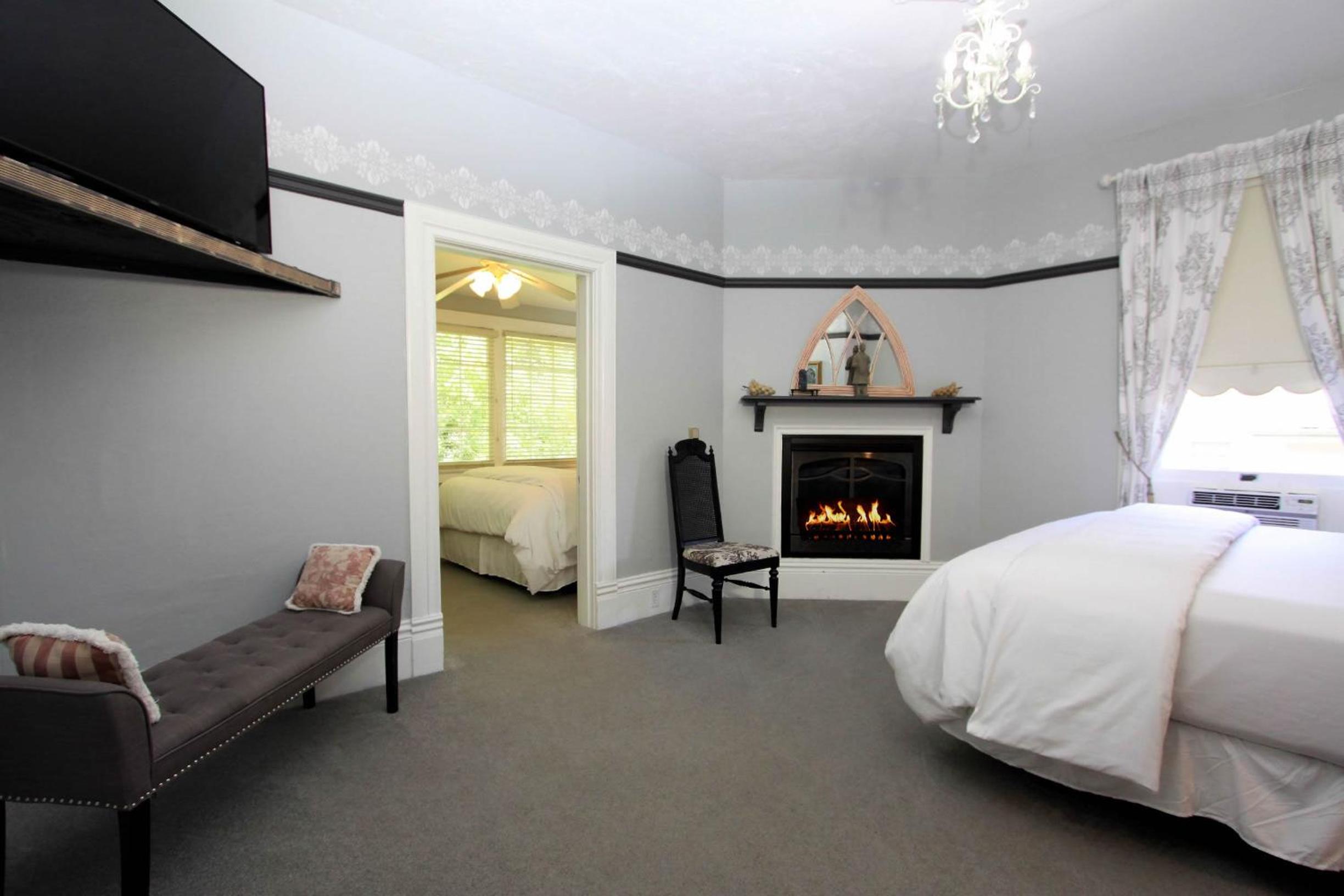 Two-Bedroom Suite photo 3