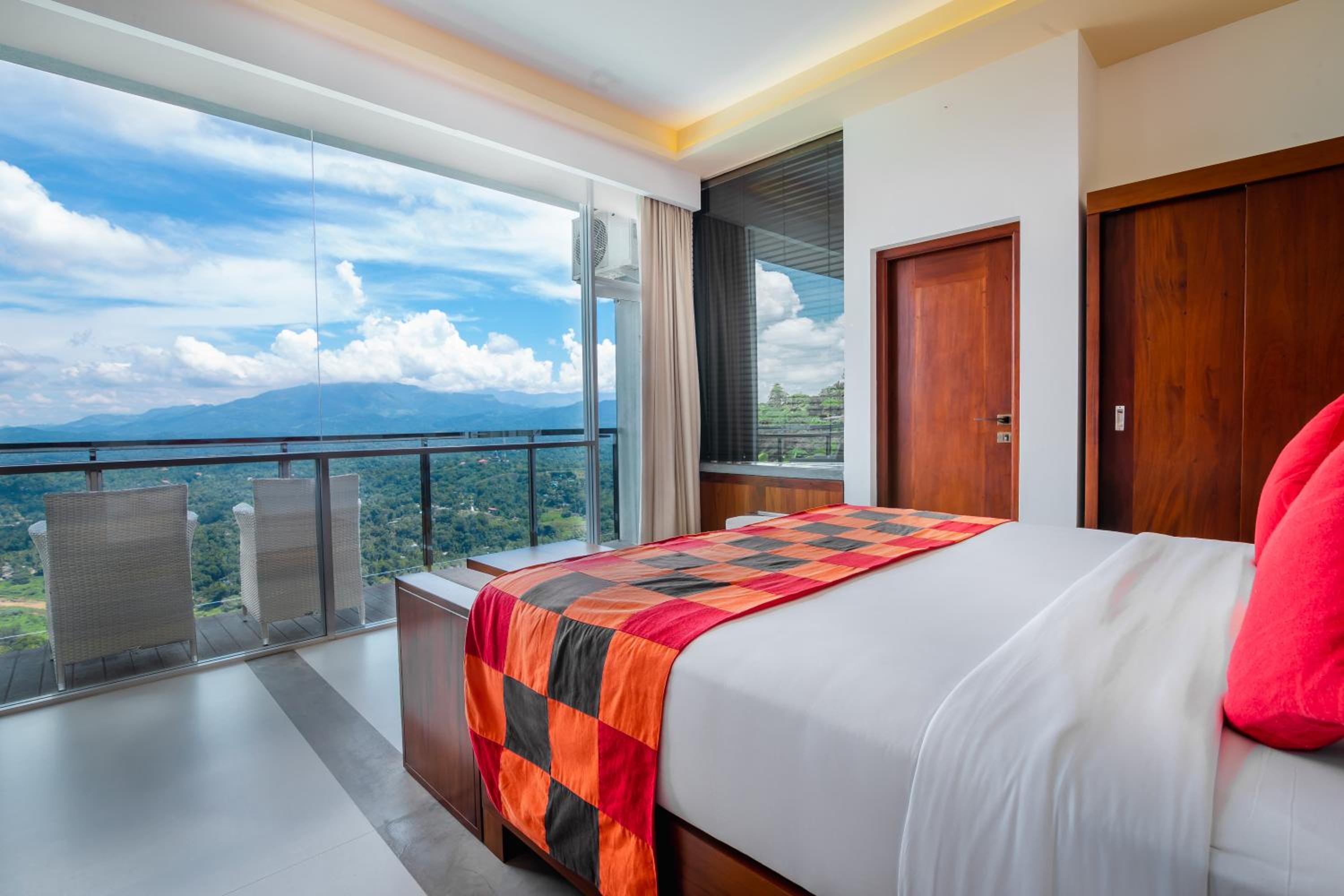 Deluxe Suite - Photo 4