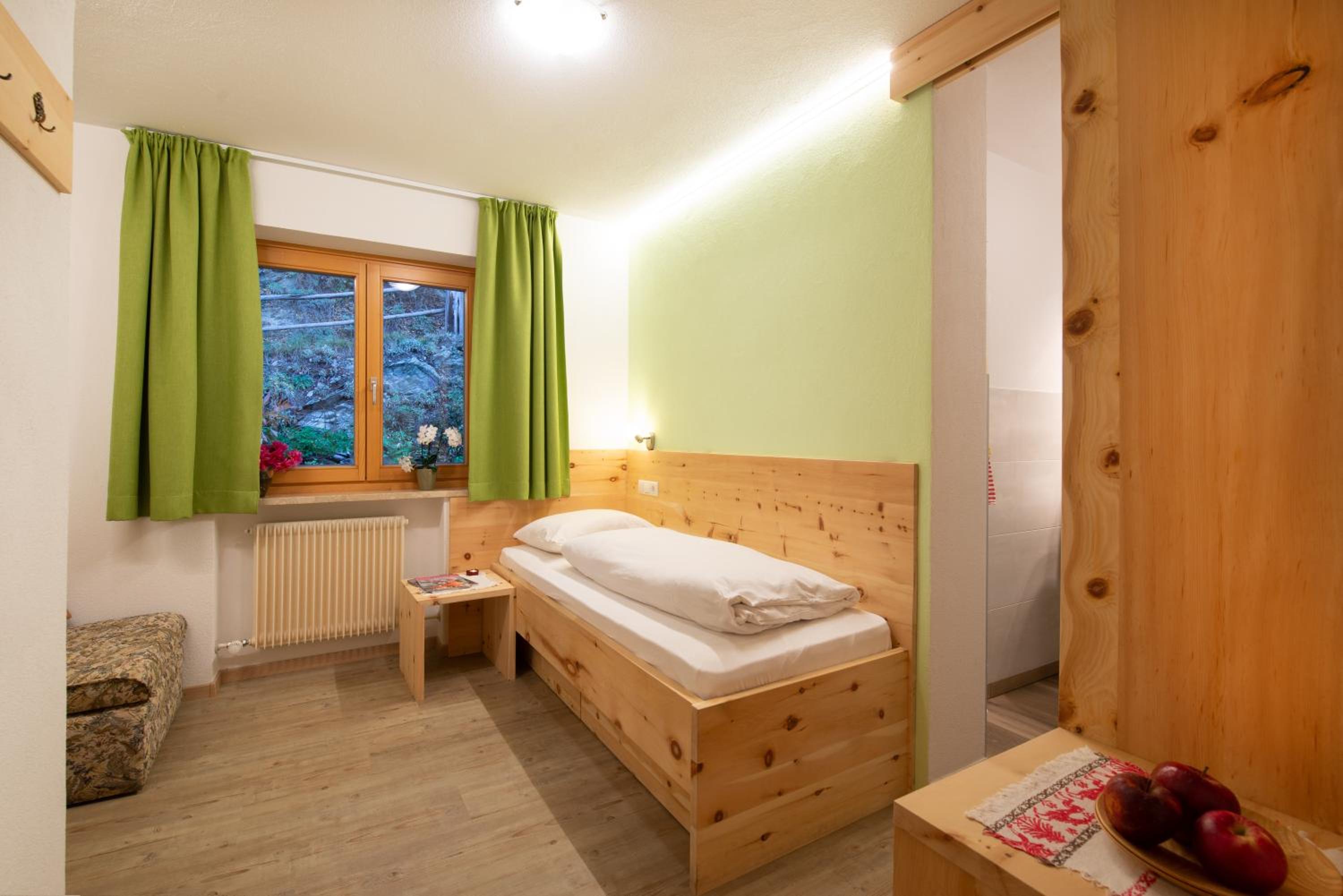 Budget Single Room photo 3