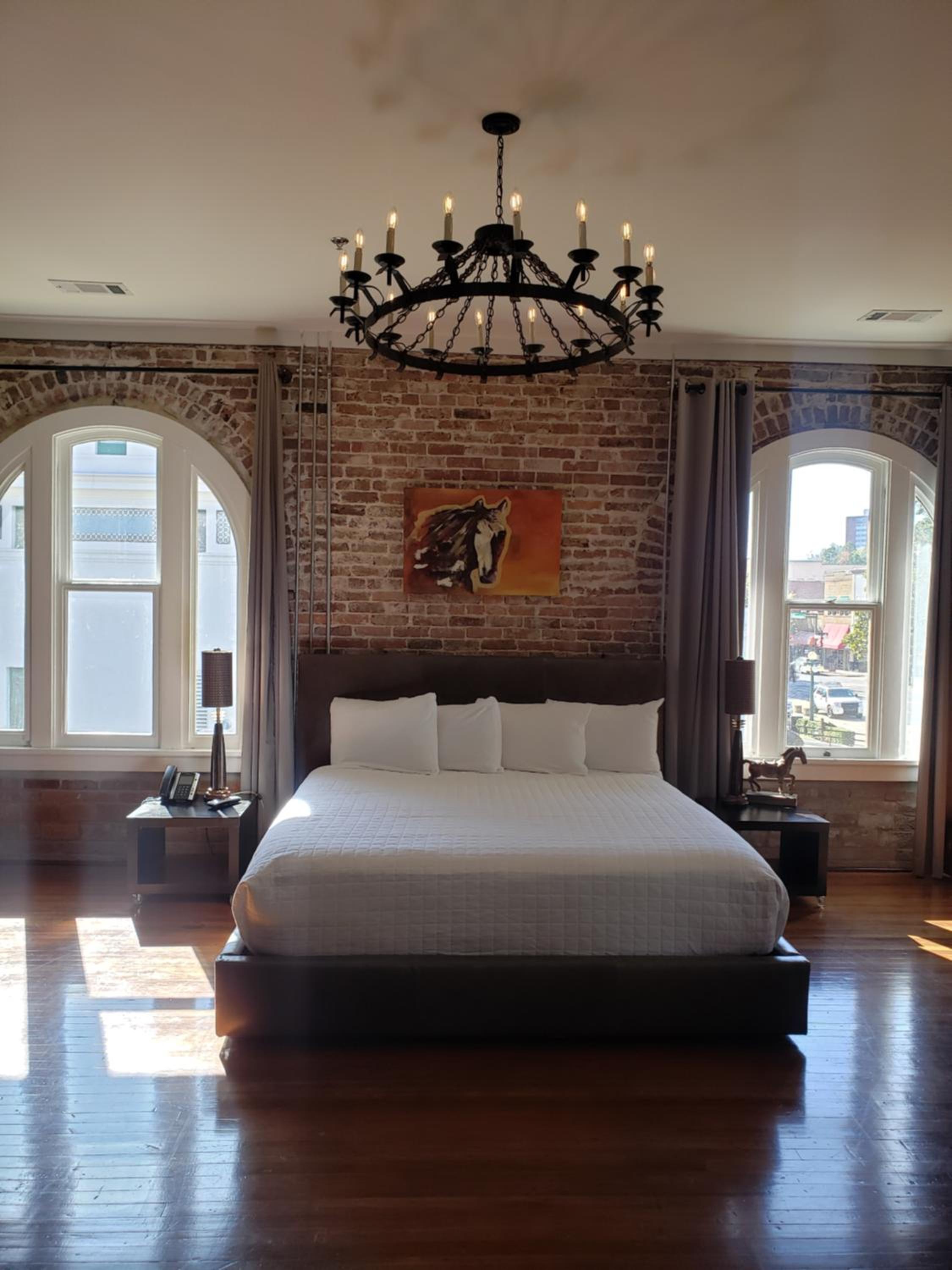 Deluxe Suite with Spa Bath - Photo 7