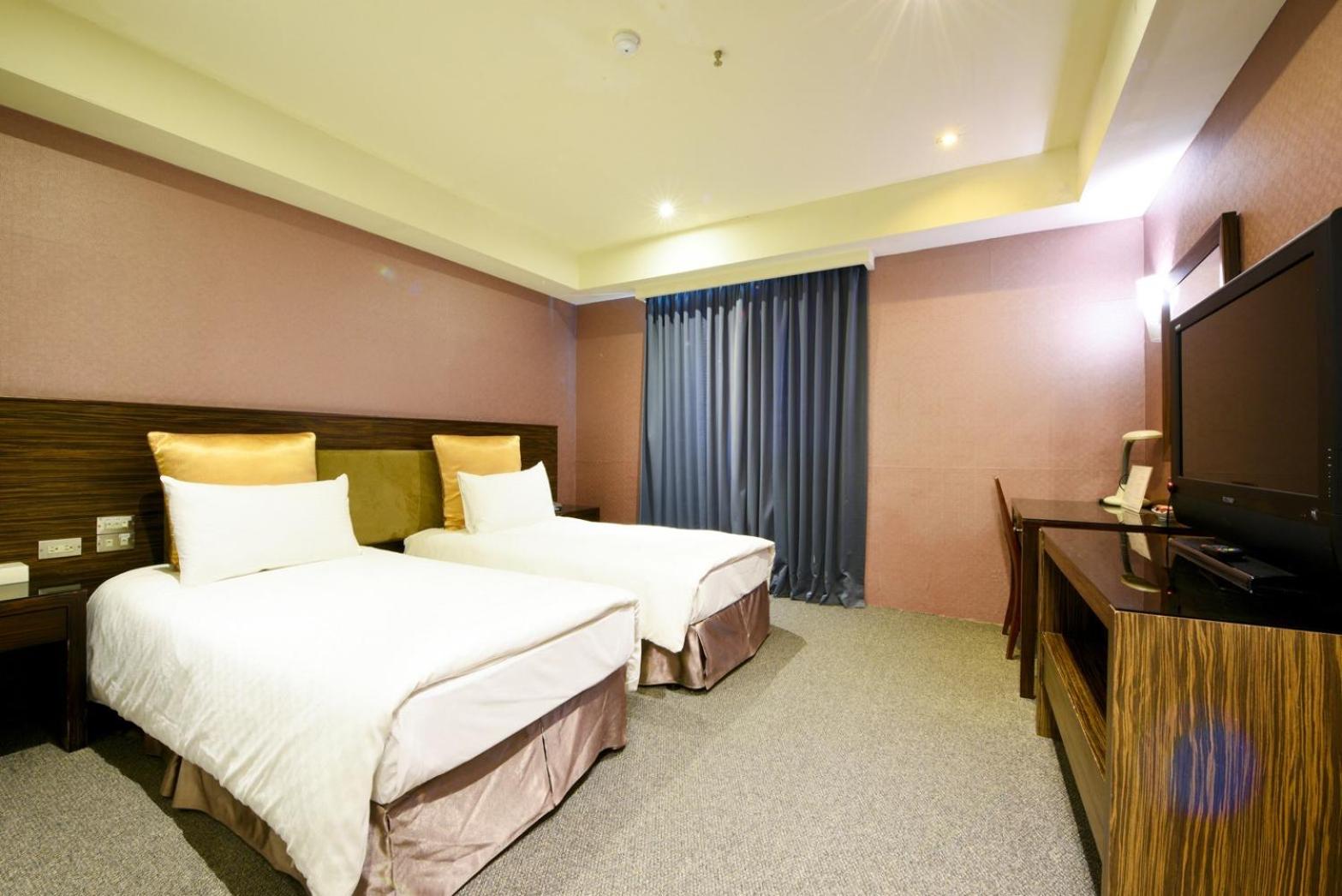 Twin Room with City View photo 3