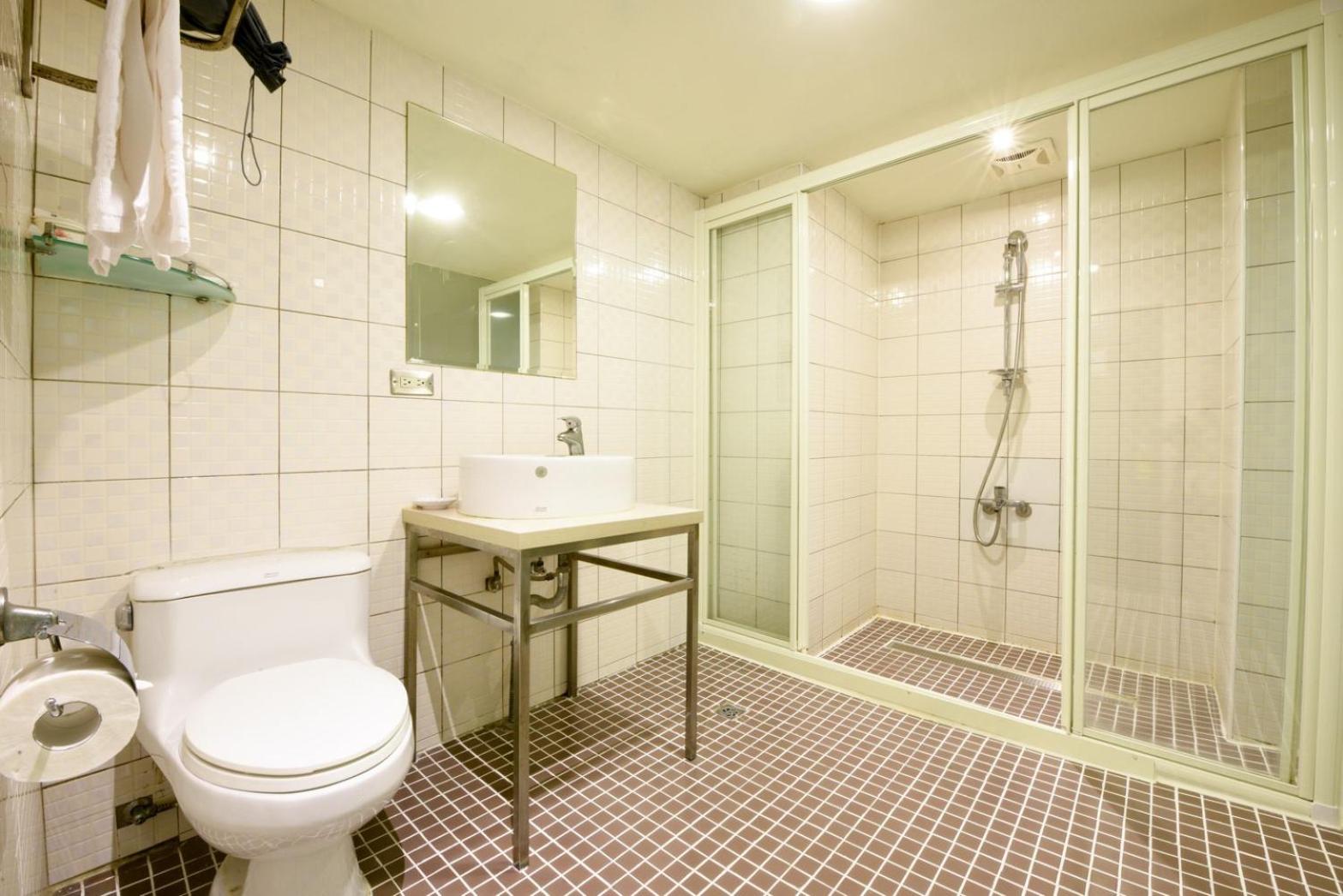 Standard Double Room (No Window) photo 3