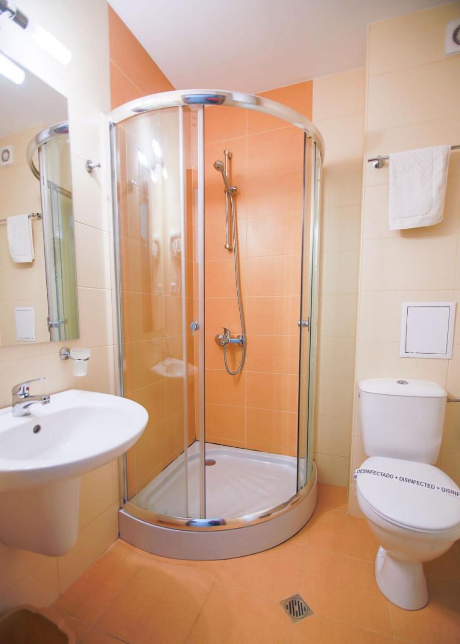 One-Bedroom Apartment - Photo 6