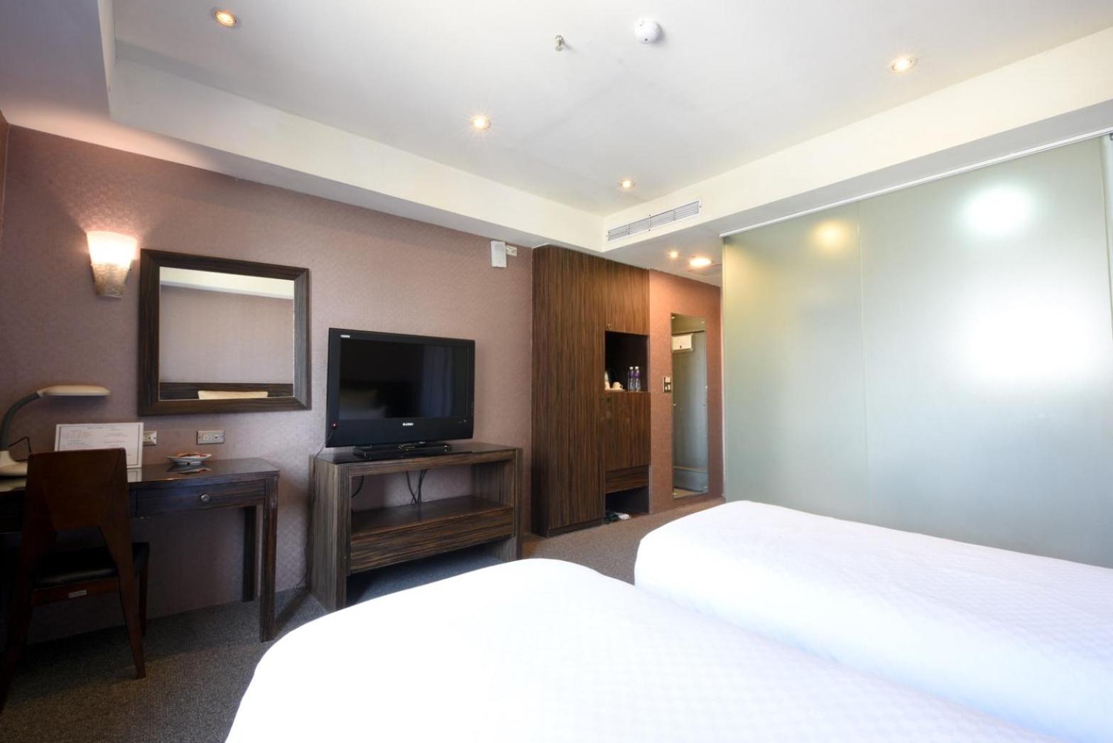 Budget Twin Room photo 3