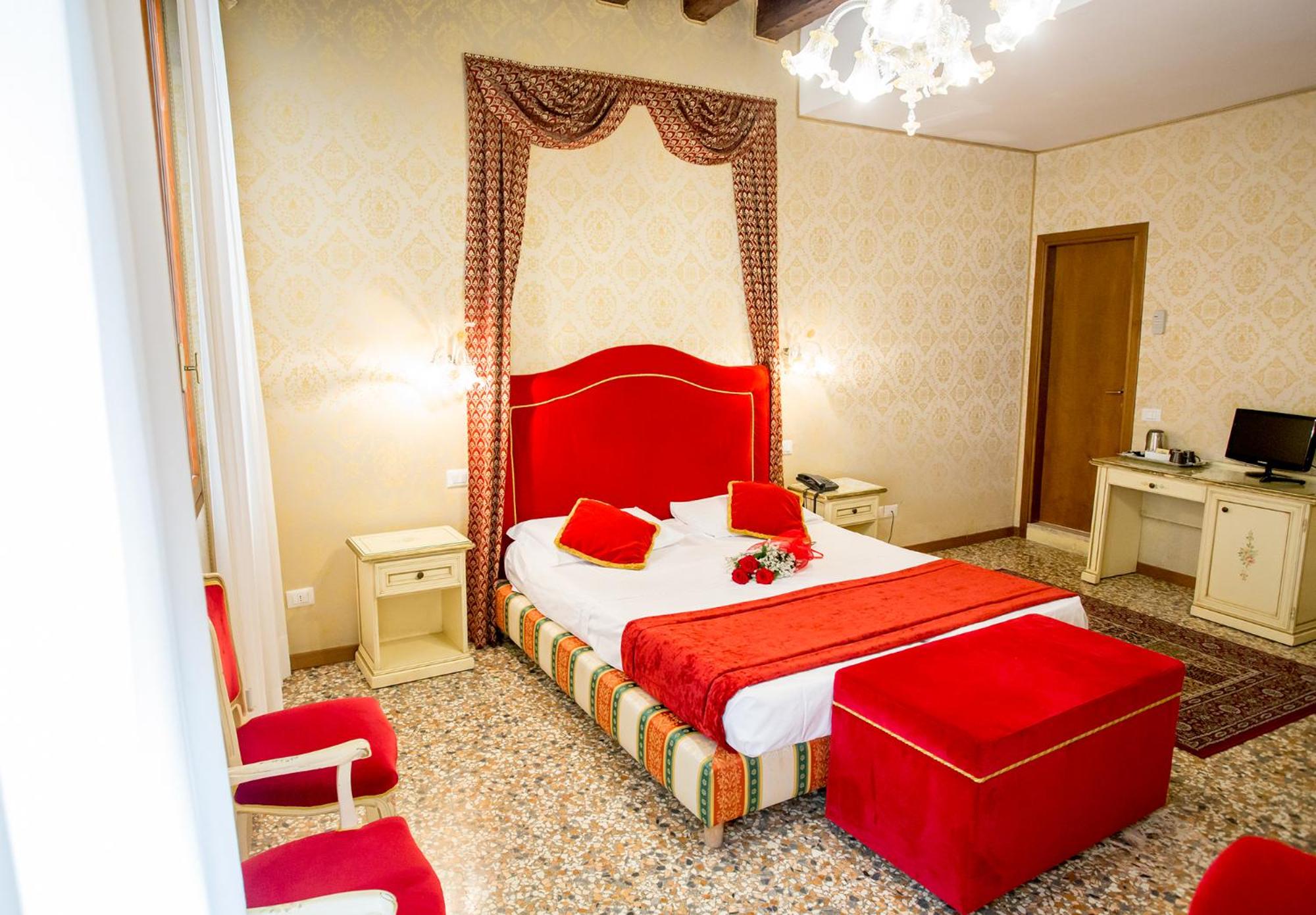 Superior Triple Room photo 2