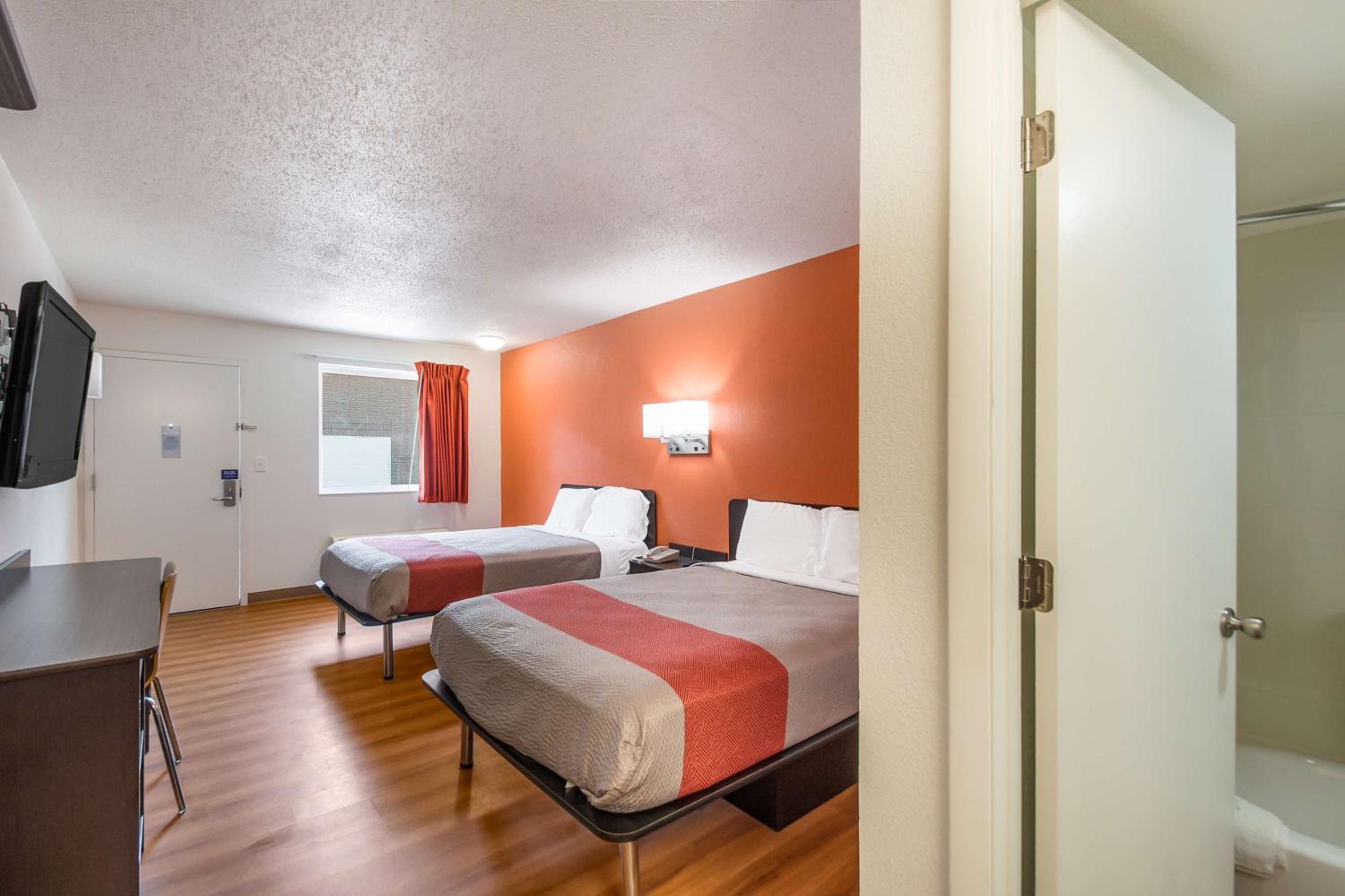 Quadruple Room - Non-Smoking photo 1