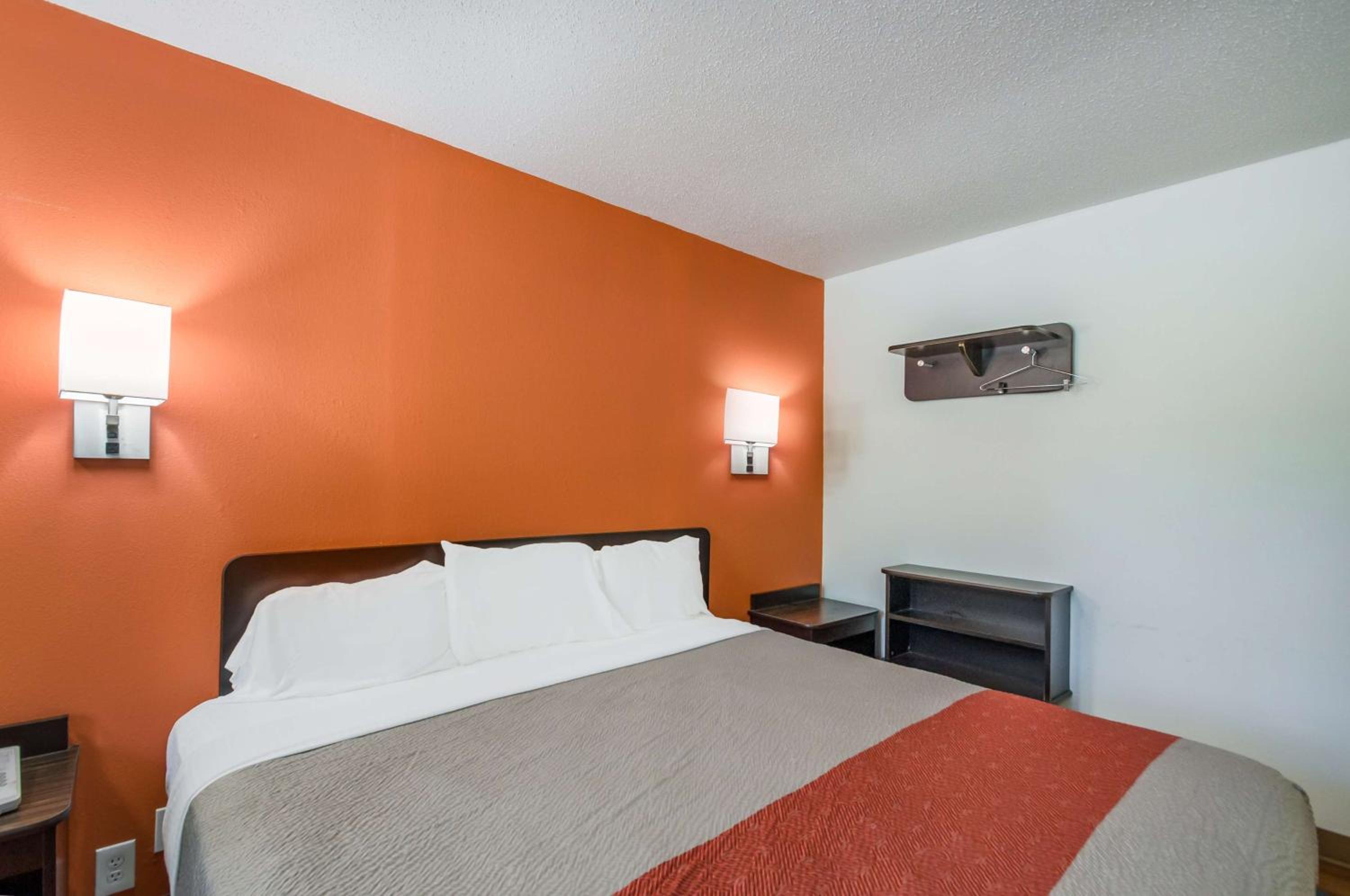 King Room - Disability Access - Non-Smoking photo 3