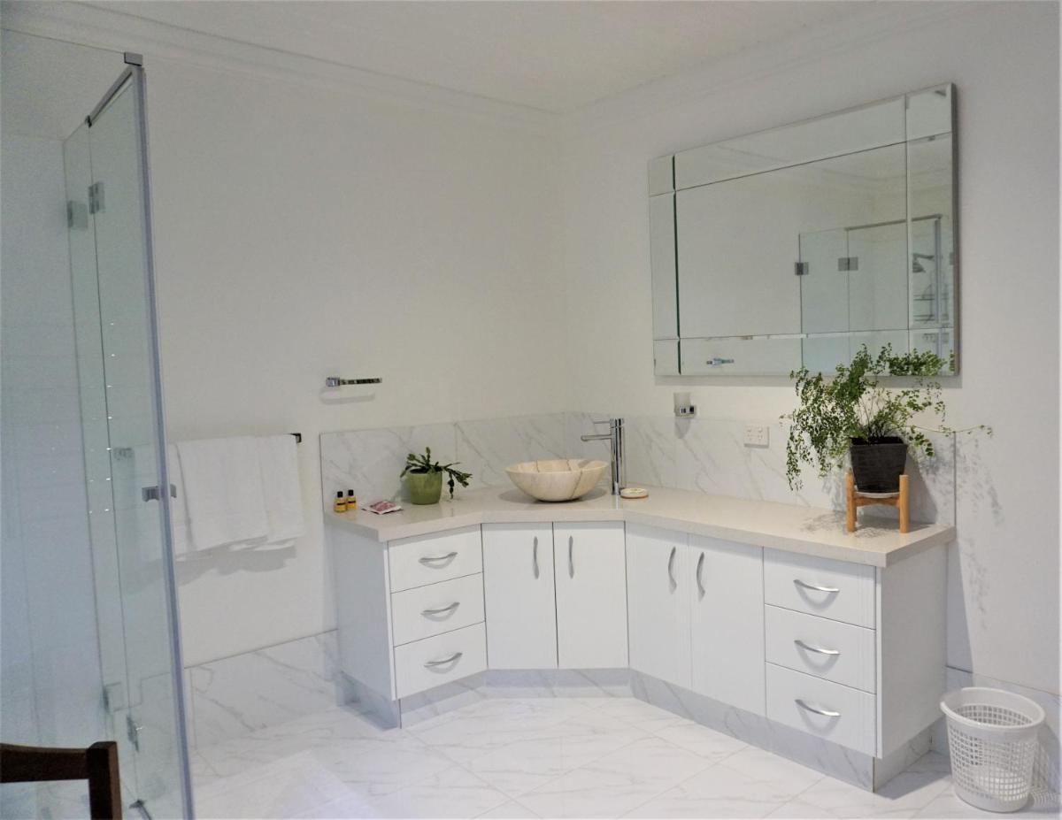 Double Room with Balcony - Karri View  photo 2