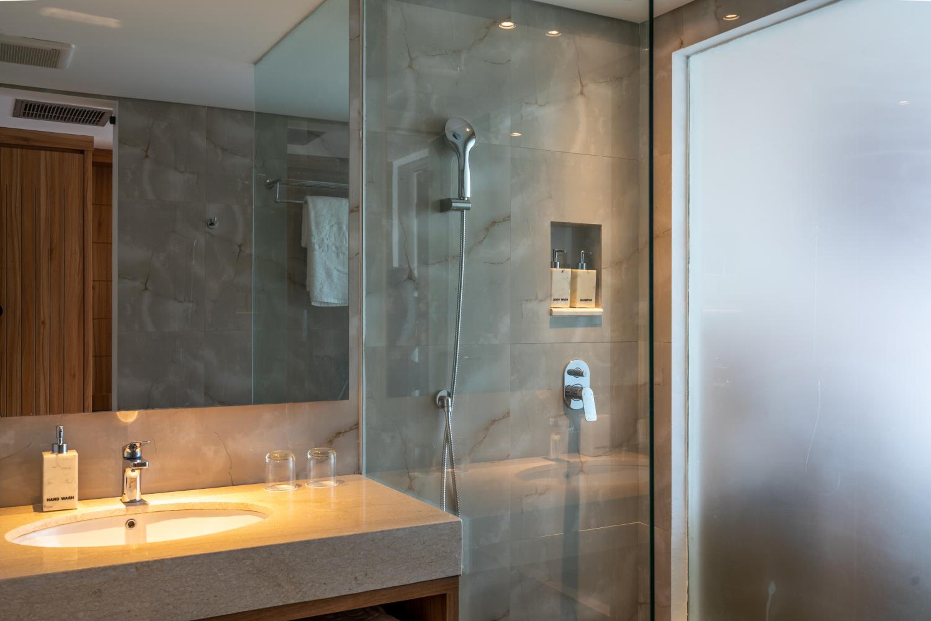 Executive Double or Twin Room - First Floor - Photo 9
