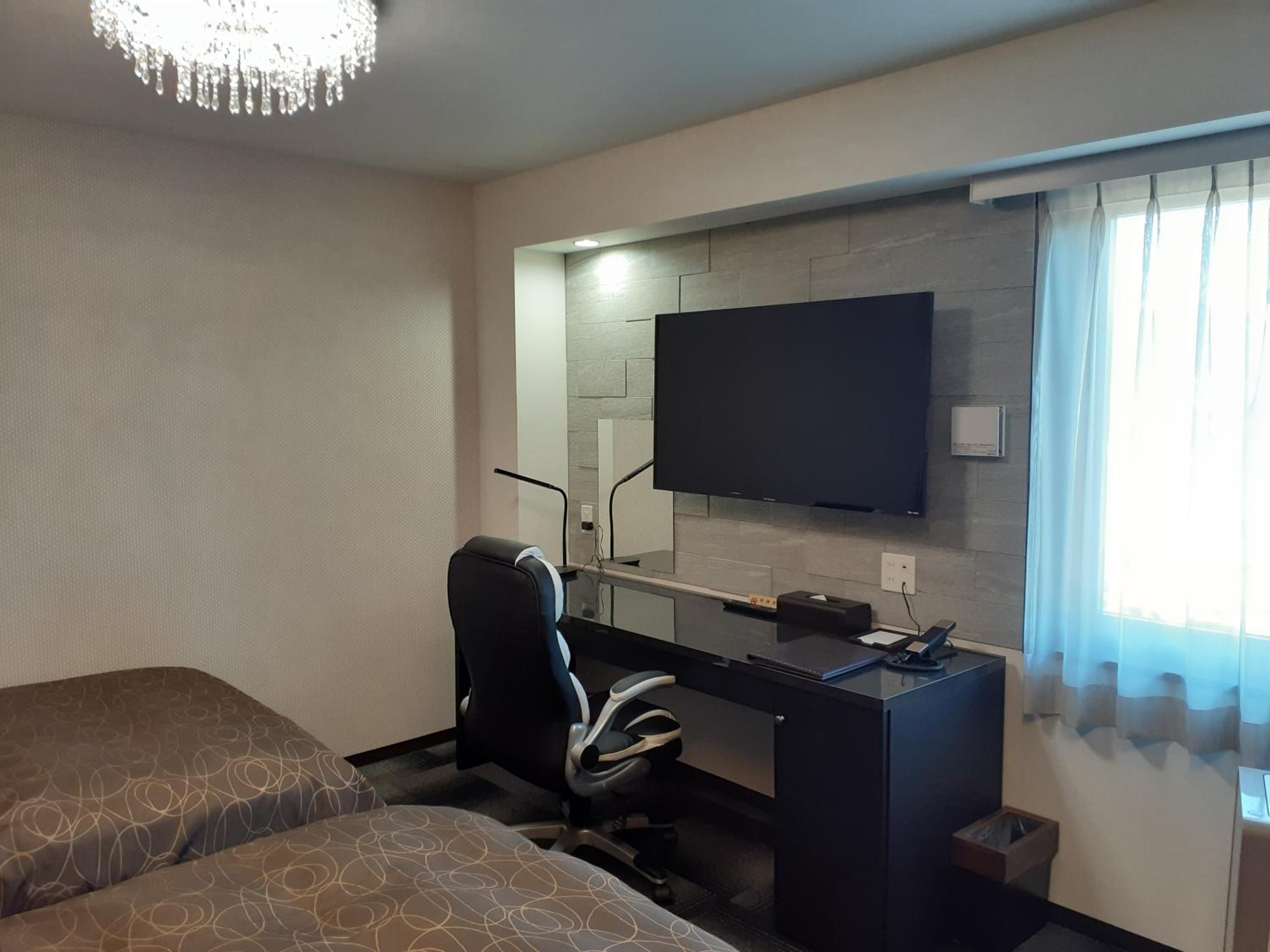Twin Room - Photo 3