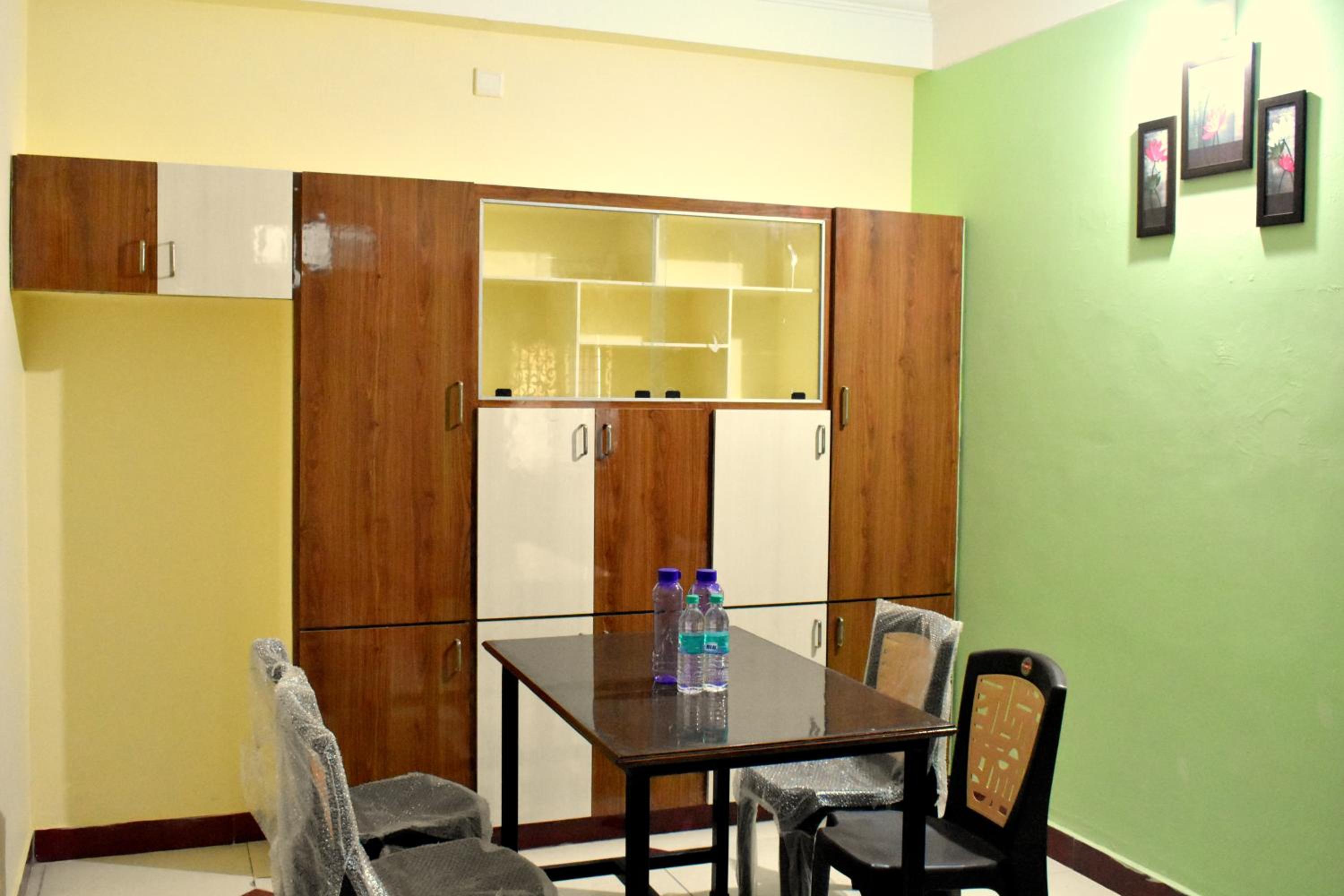 Two-Bedroom Apartment - Photo 2