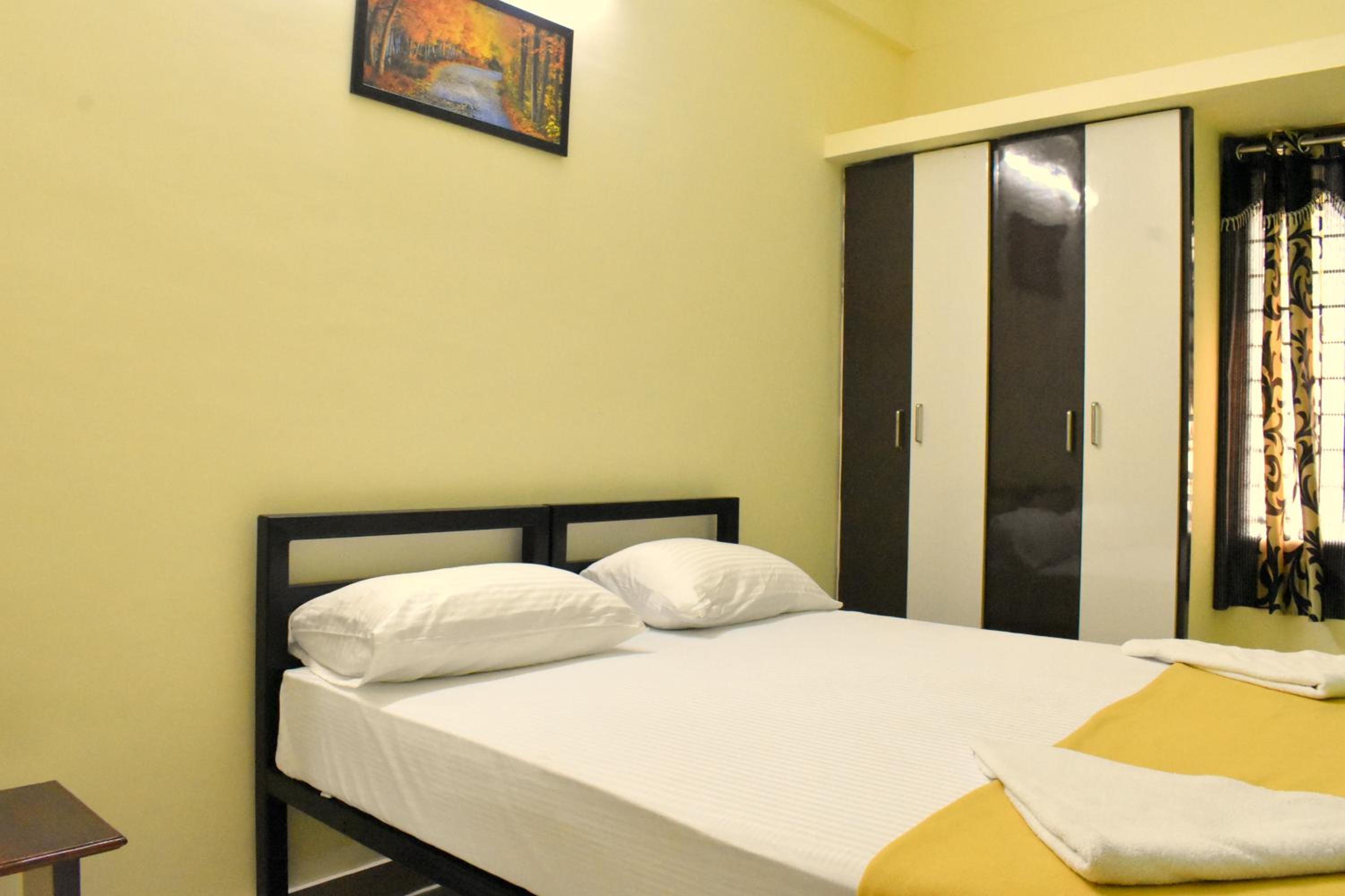 Two-Bedroom Apartment - Photo 3