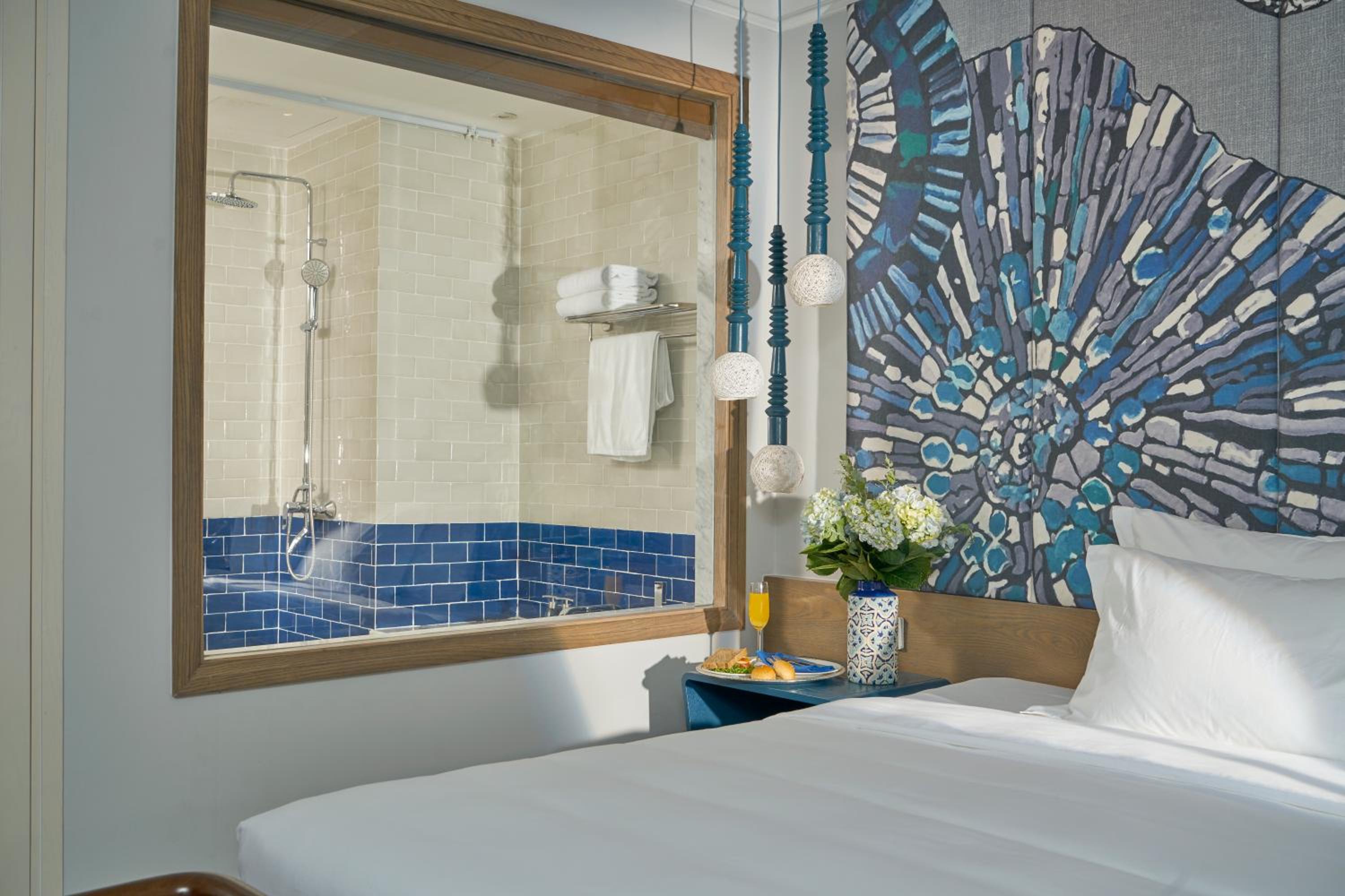 Sofiana Signature Suite Room – Free 01 Traditional Da Nang Pancake per Room - Photo 10