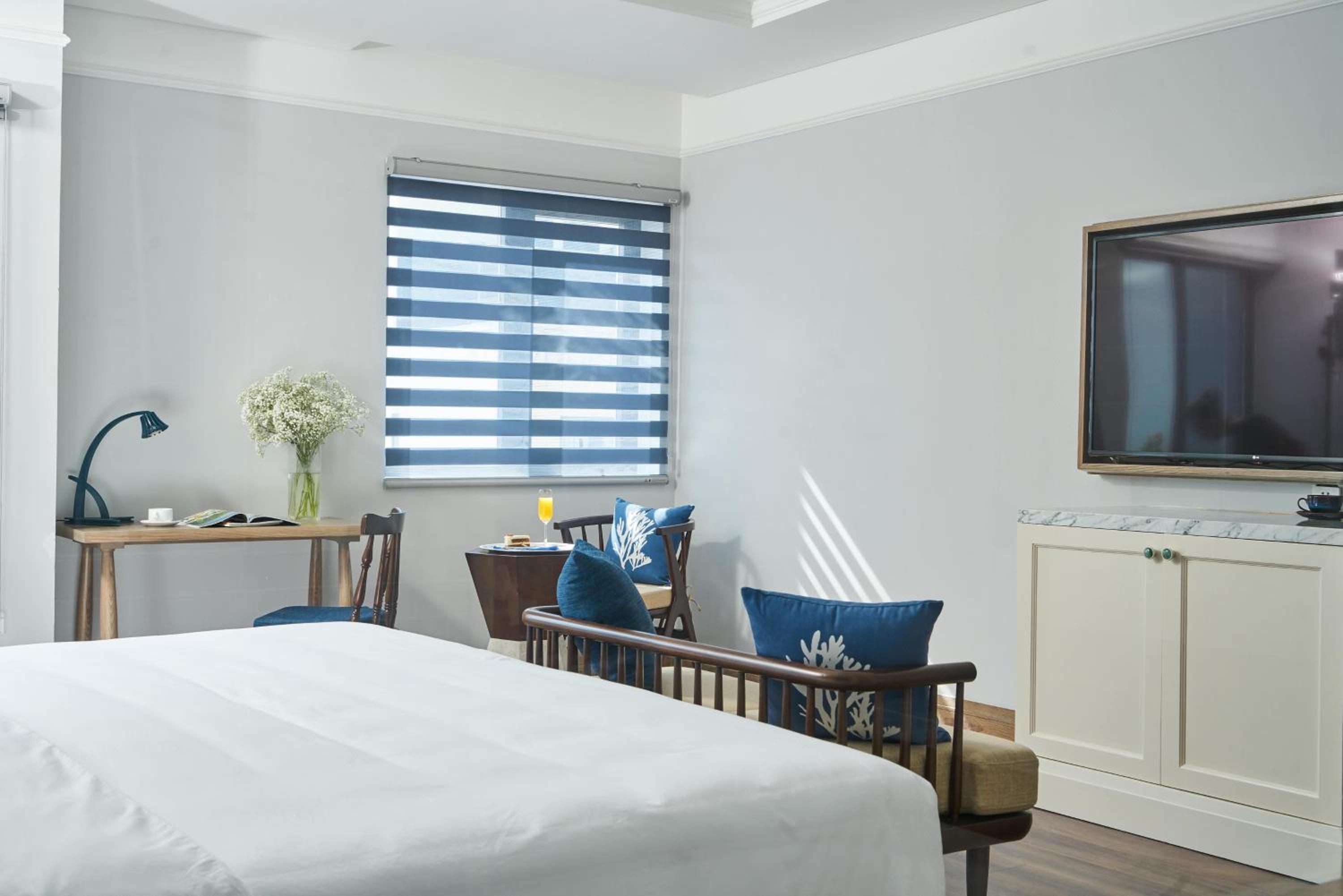 Sofiana Signature Suite Room – Free 01 Traditional Da Nang Pancake per Room - Photo 3