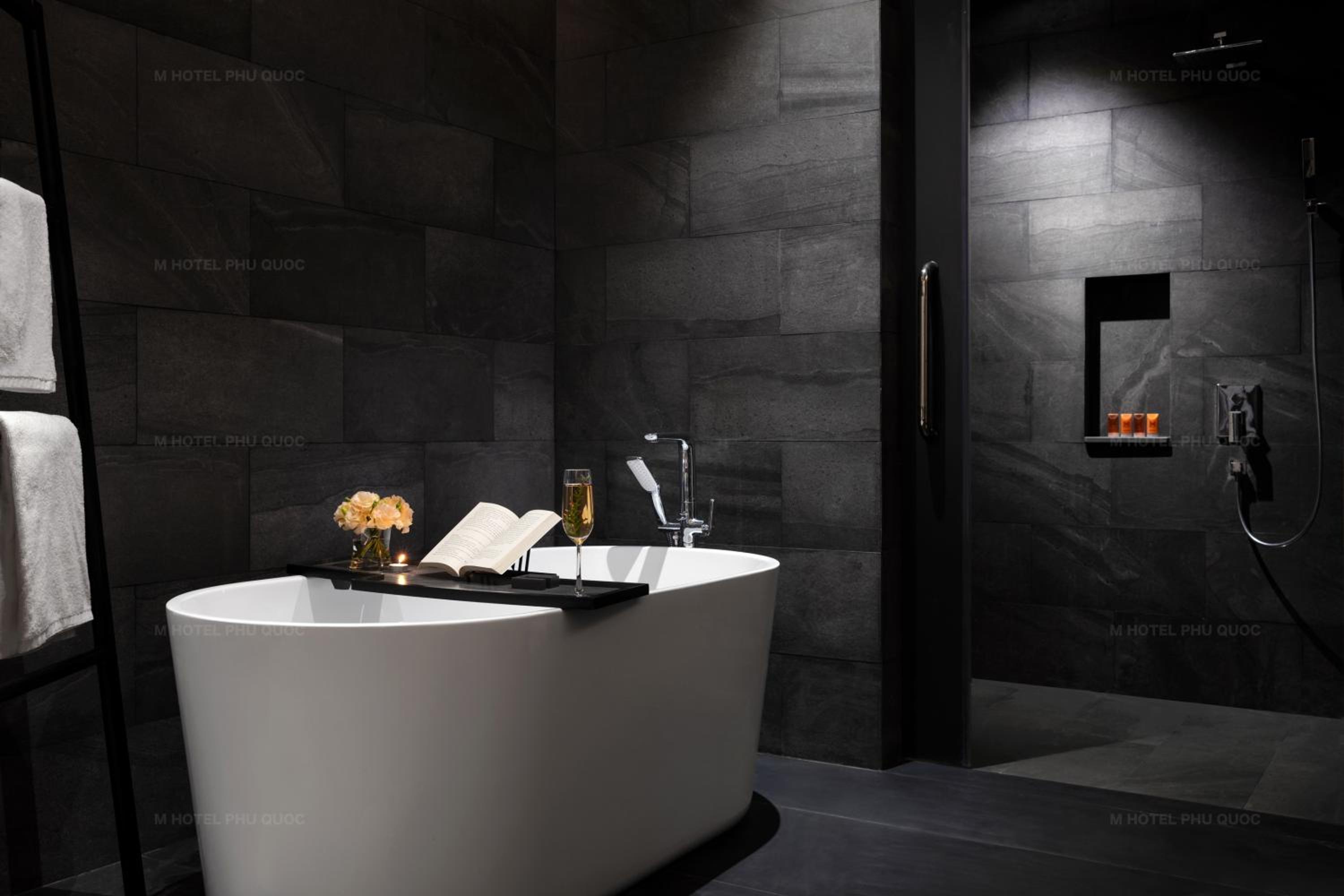 City View Deluxe Suite - Photo 2