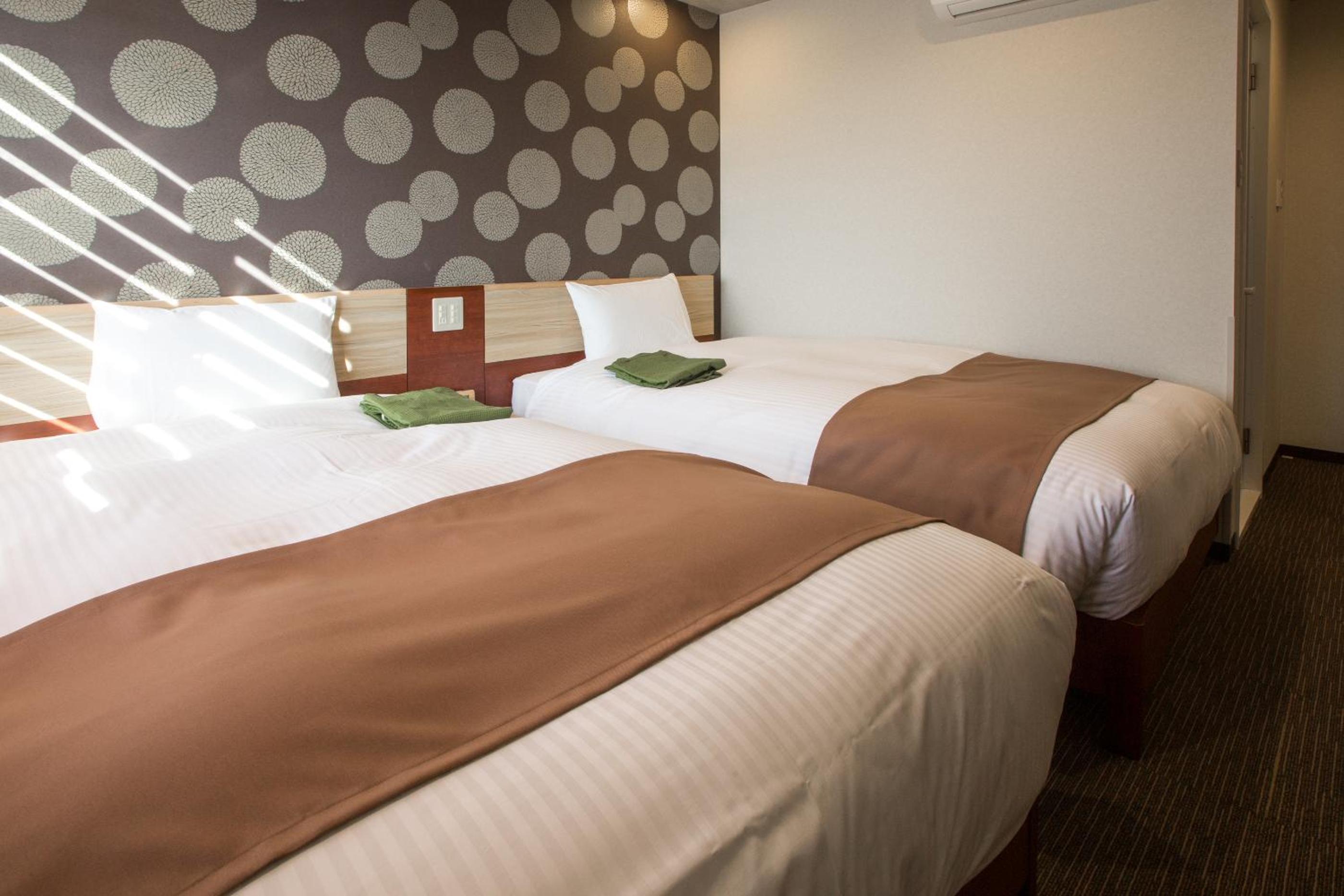 Standard Twin Room - Photo 12