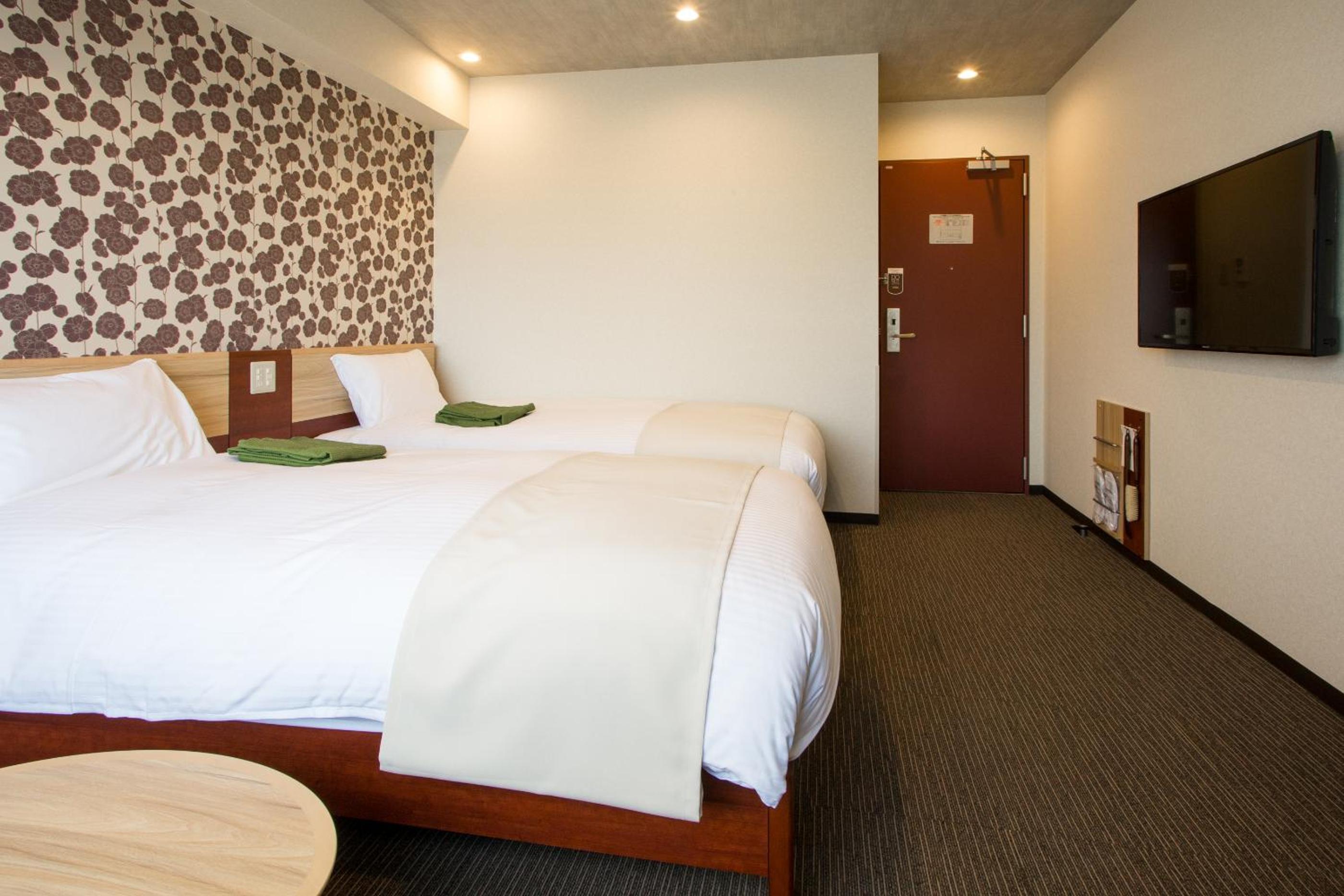 Standard Twin Room - Photo 3