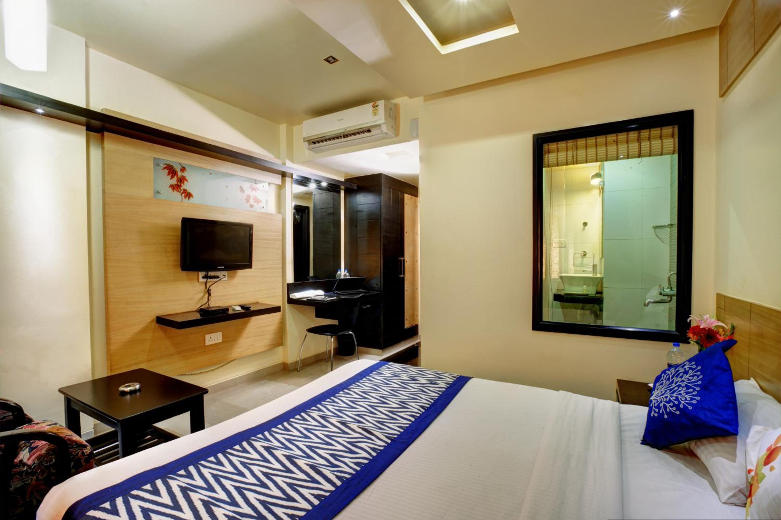 Deluxe Room - Photo 3
