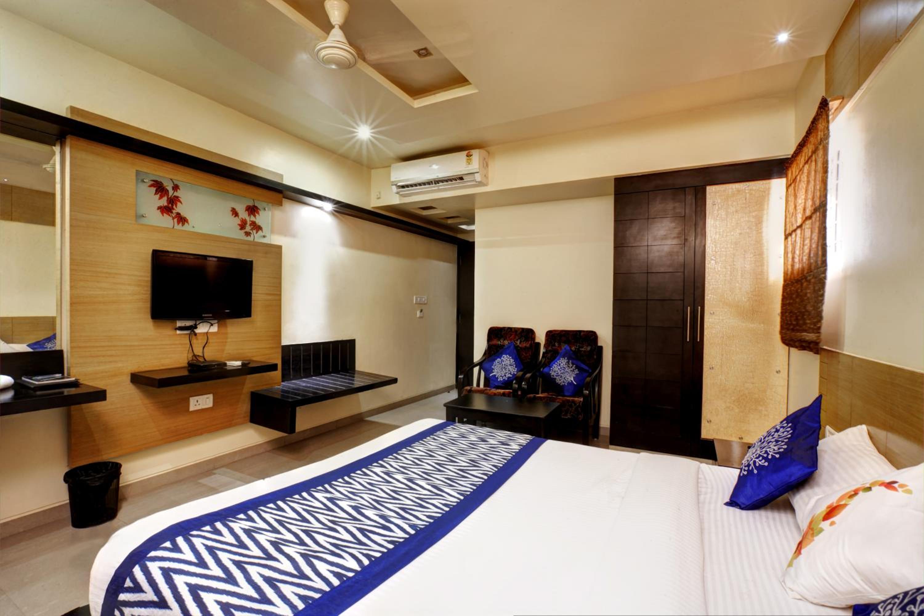 Deluxe Room - Photo 6