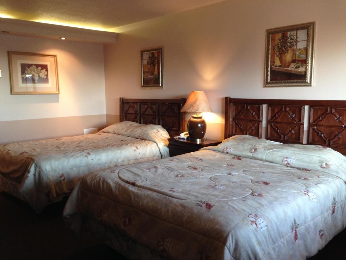 Double Room with Two Double Beds photo 1