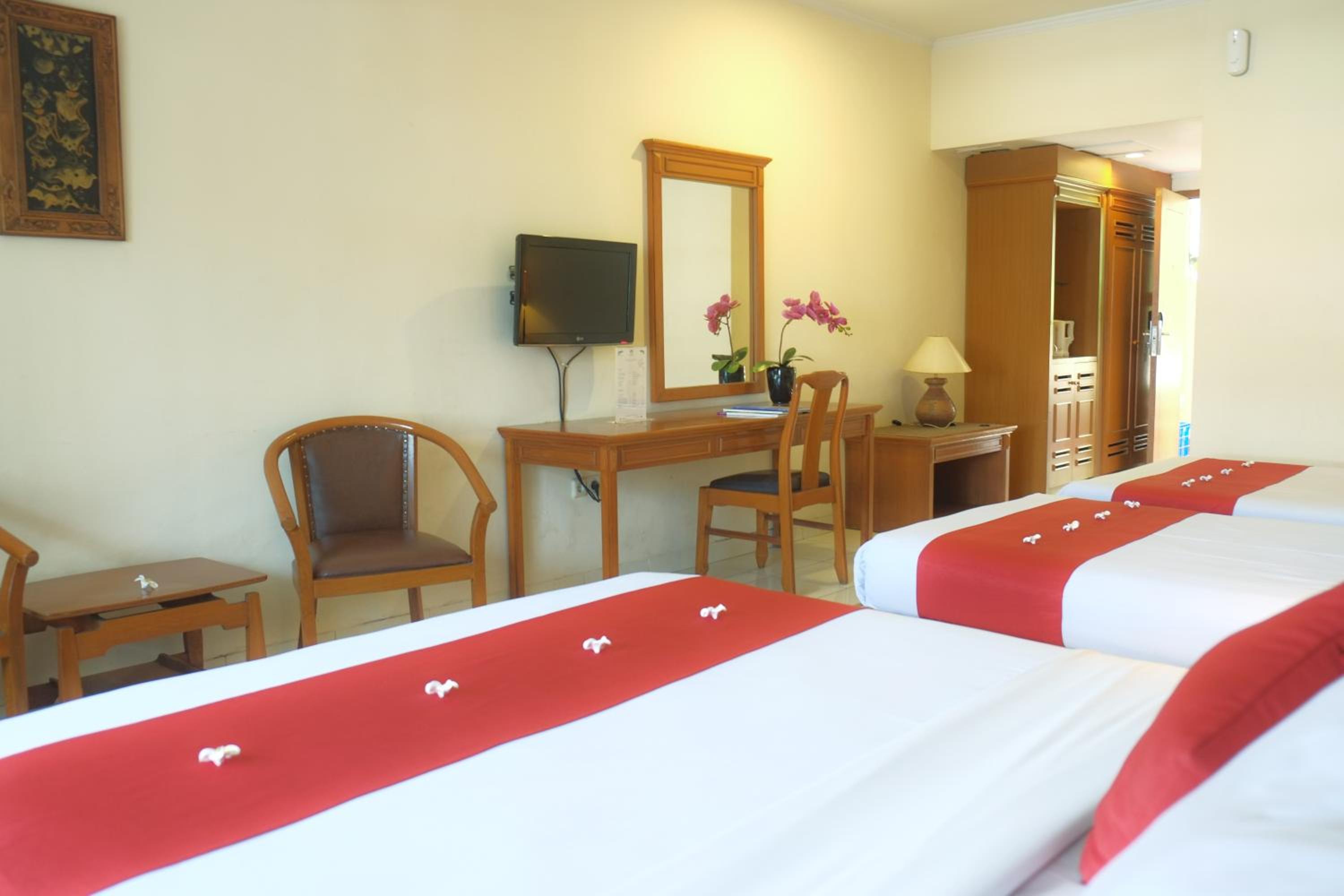 Superior Quadruple Room - Room Only - Photo 4
