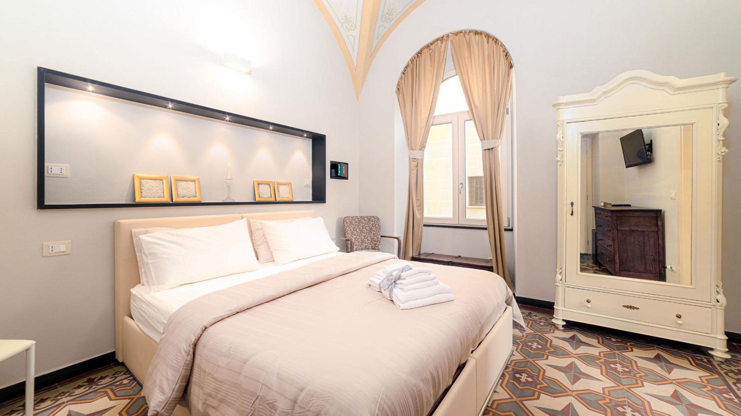 Deluxe Double or Twin Room