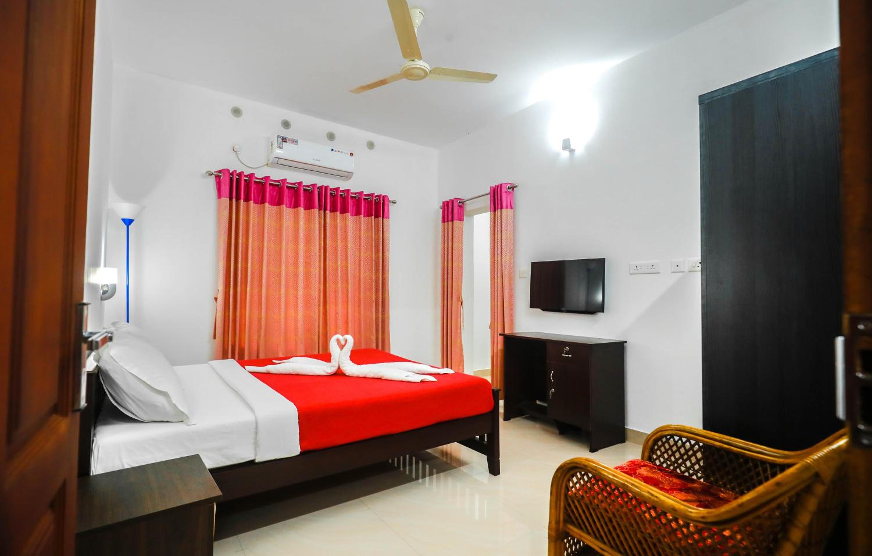 Deluxe Double Room photo 3
