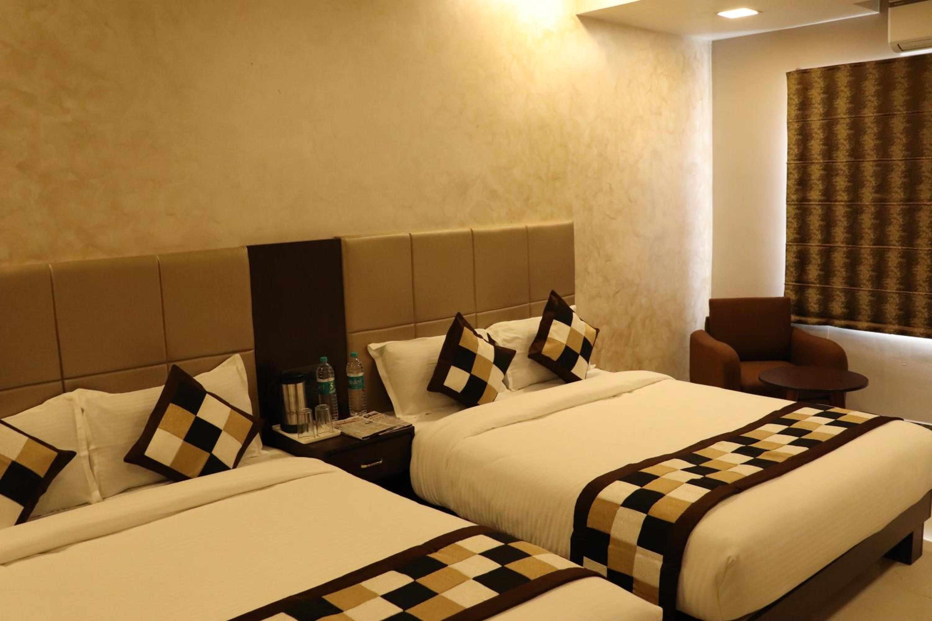 Deluxe Family Room
