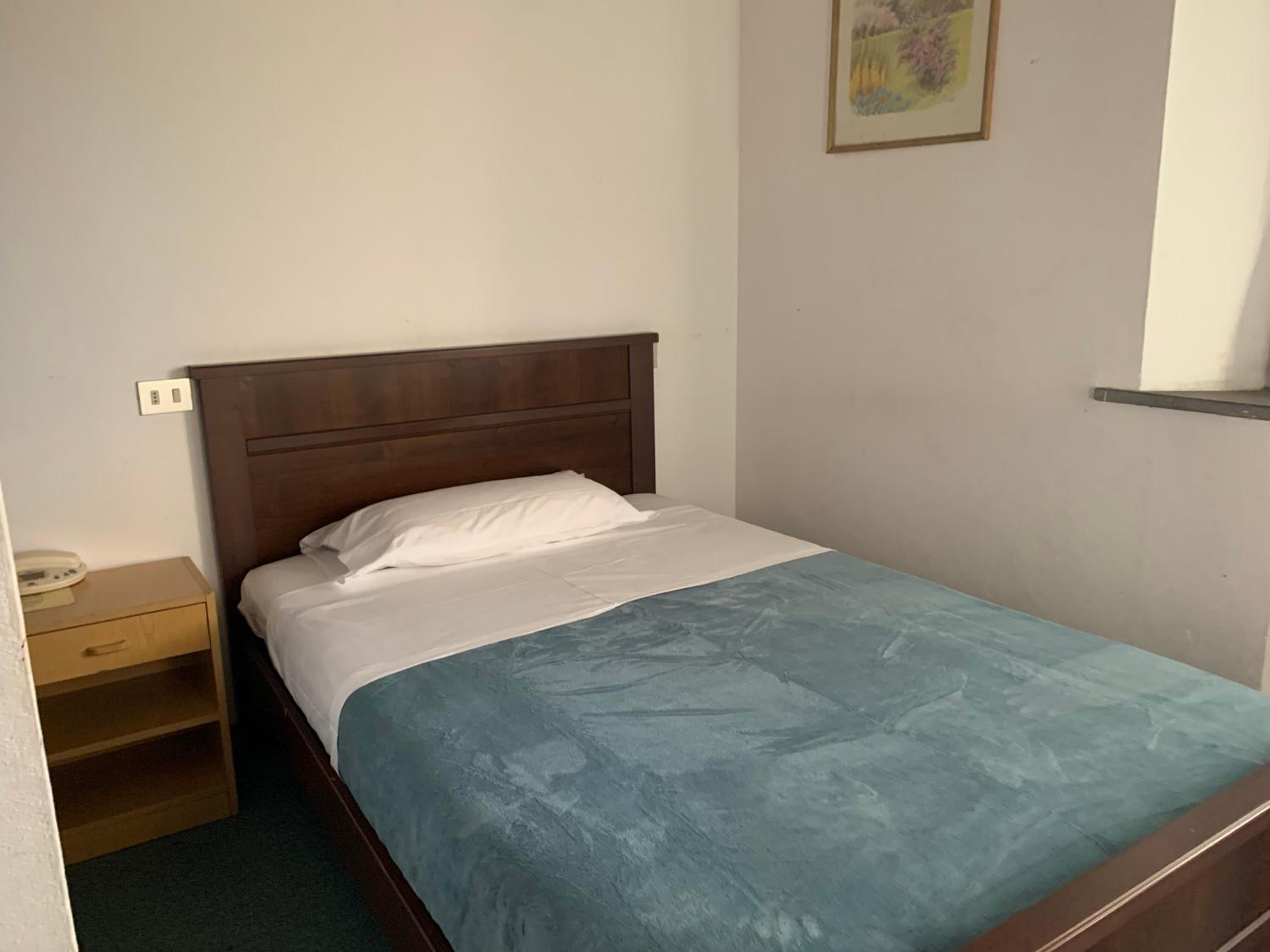 Single Room photo 1