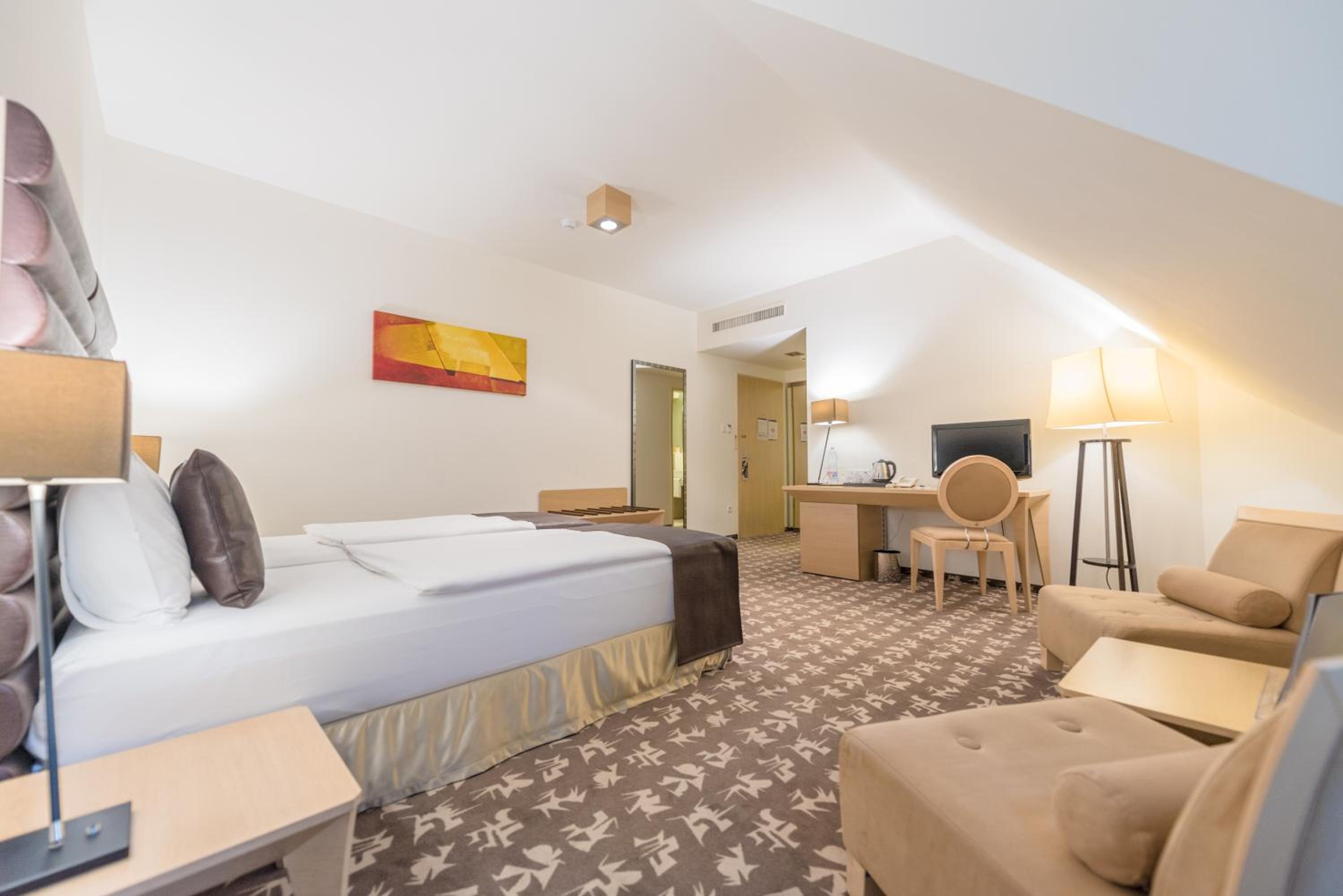 Superior Double Room - Photo 3