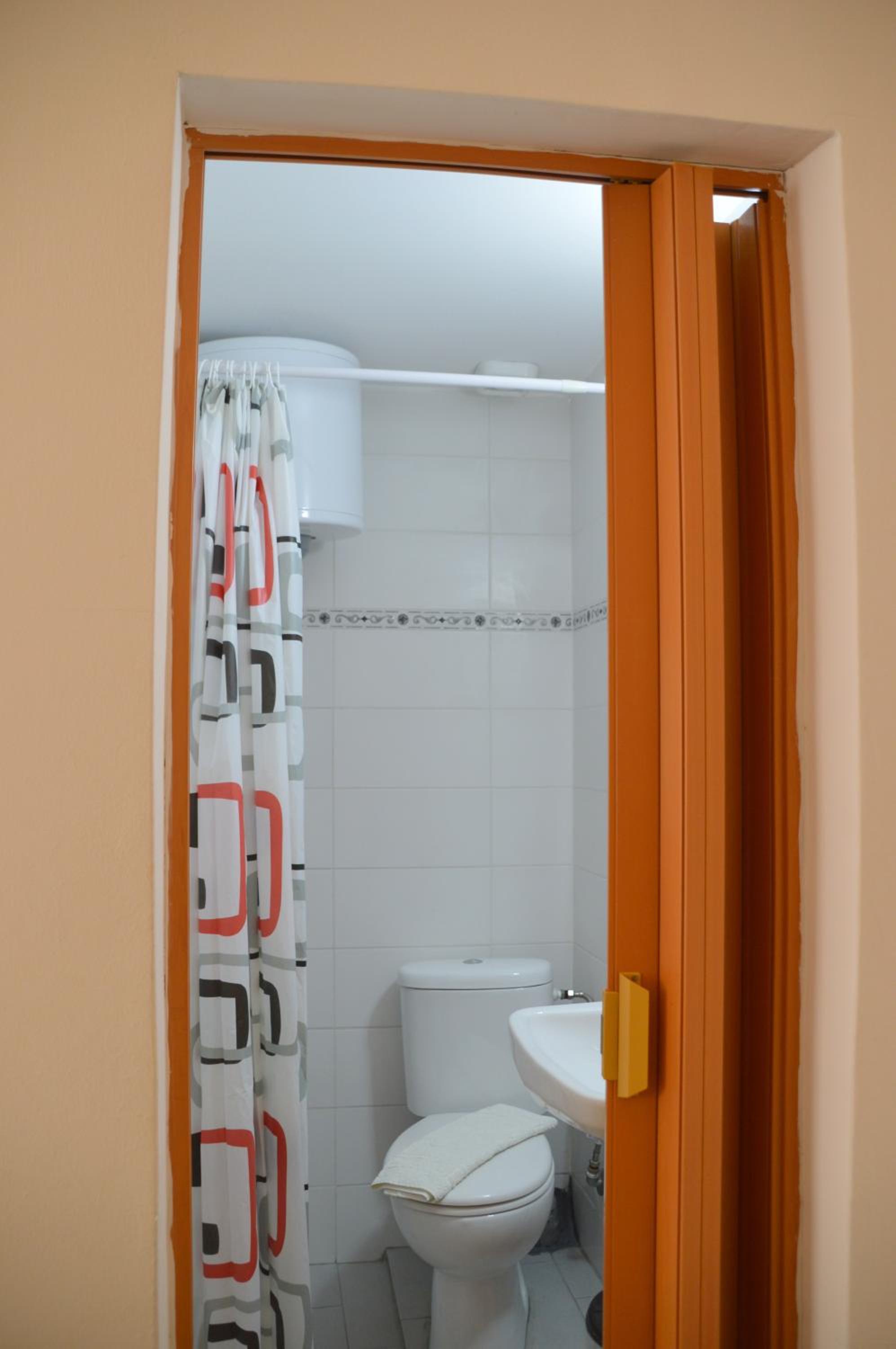 Studio Apartment - Photo 14