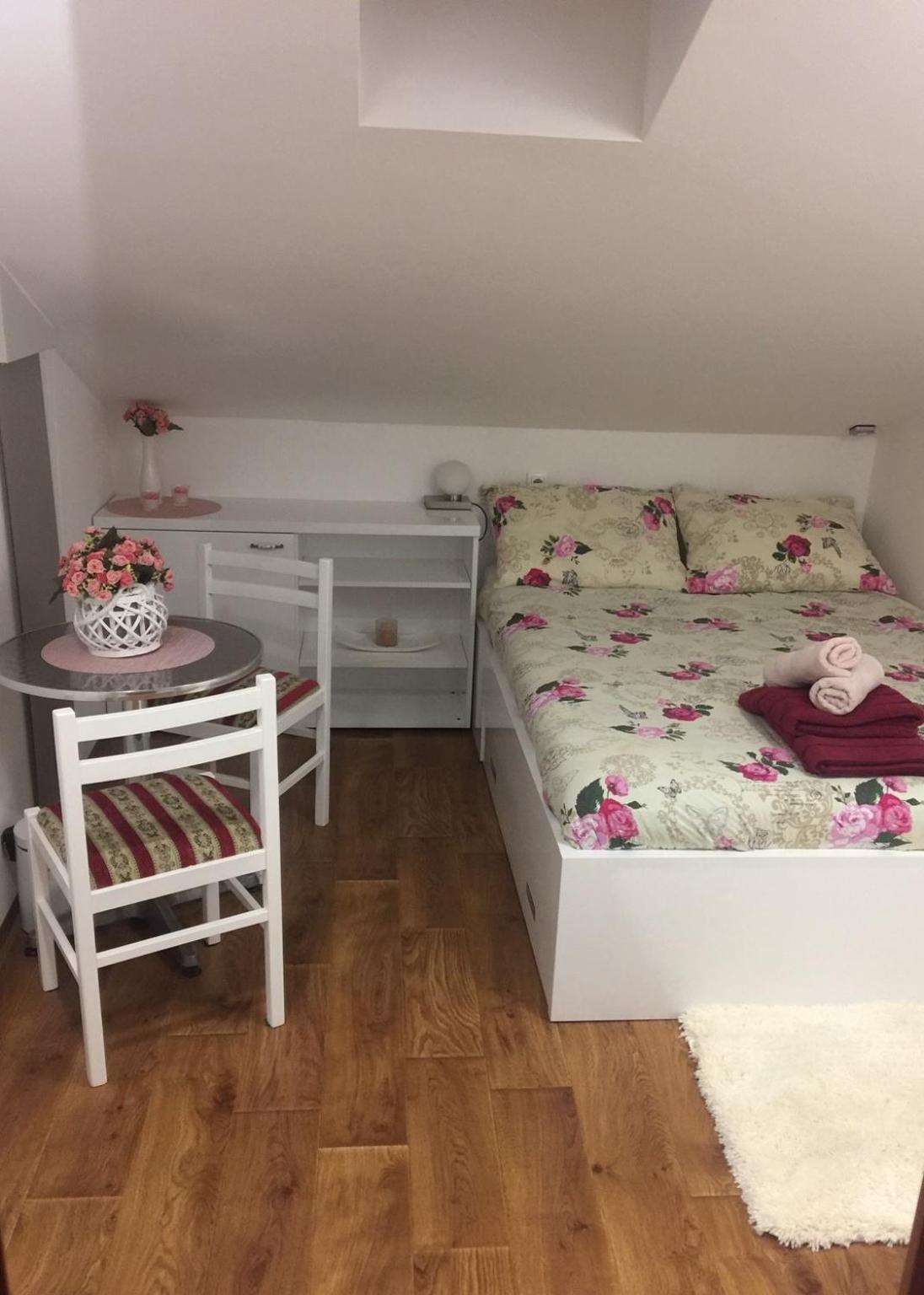 Two-Bedroom House photo 2